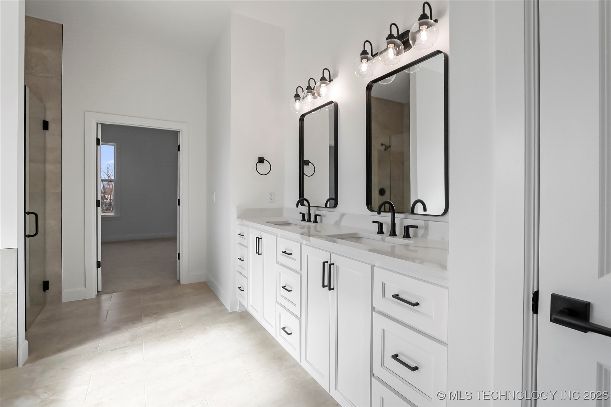 11210 S 215th East Avenue Property Photo 26