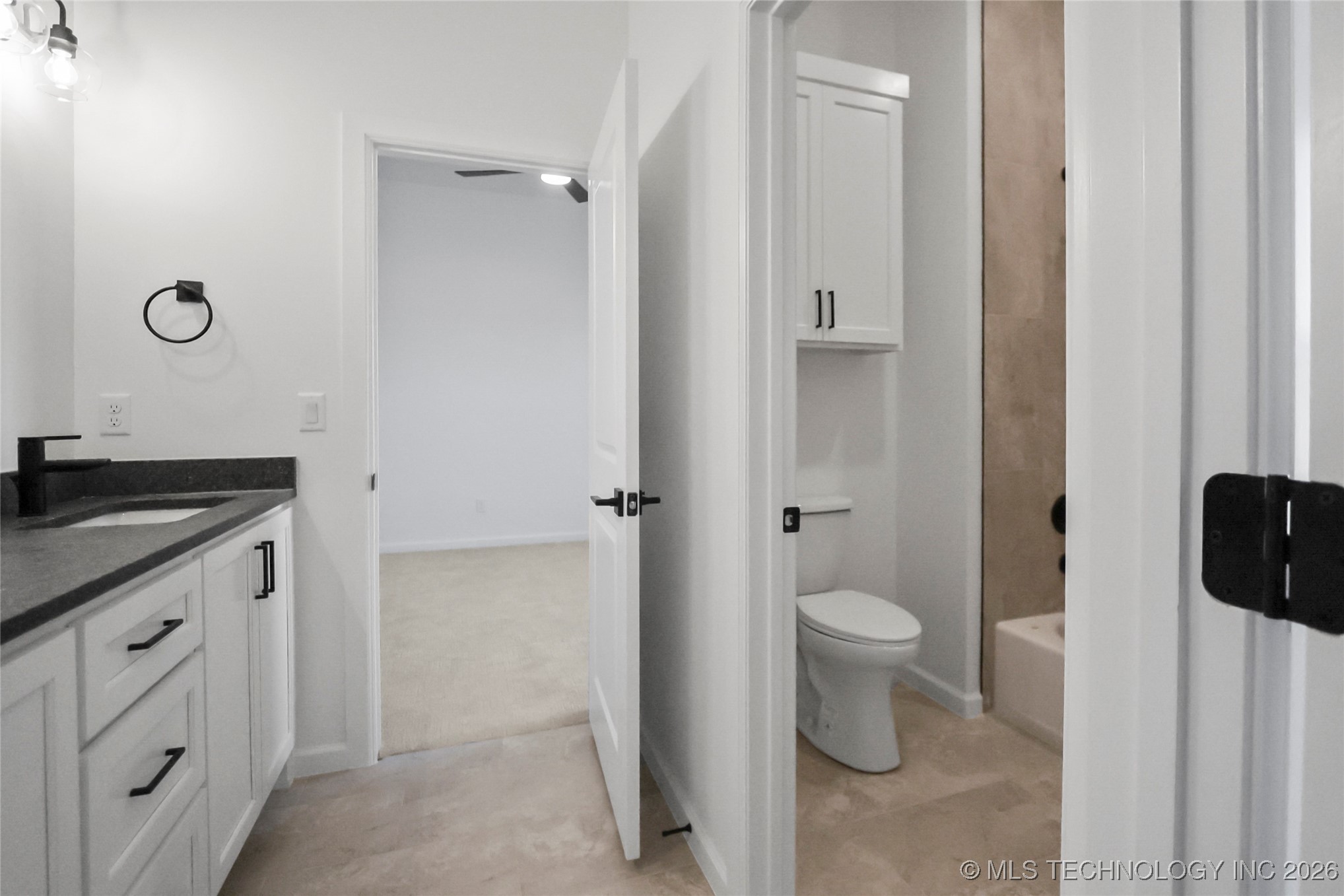 11210 S 215th East Avenue Property Photo 27