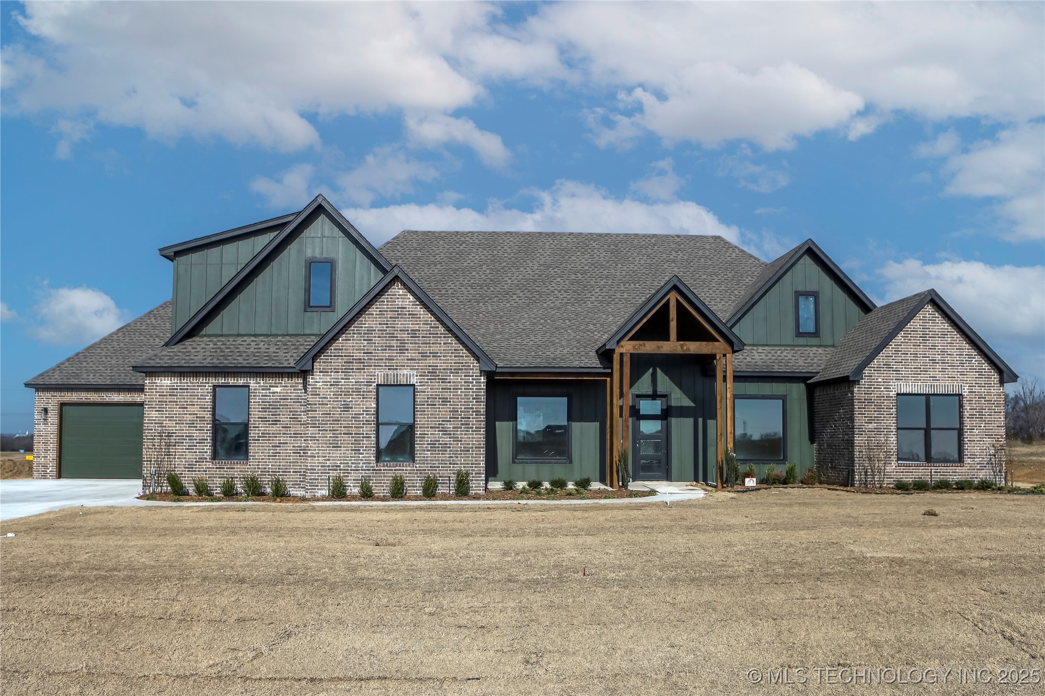 21655 E 112th Street S Property Photo 1