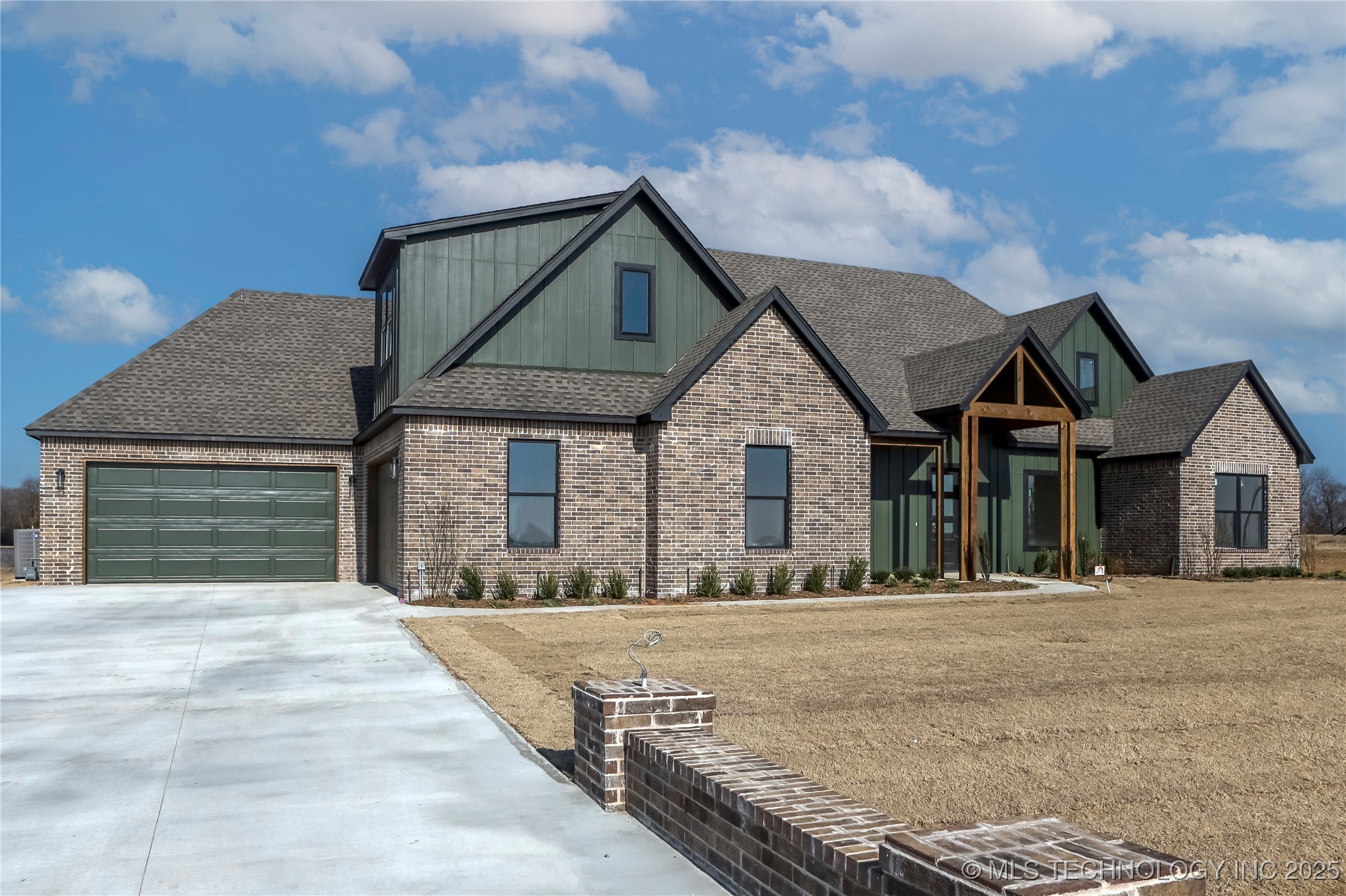 21655 E 112th Street S Property Photo 2