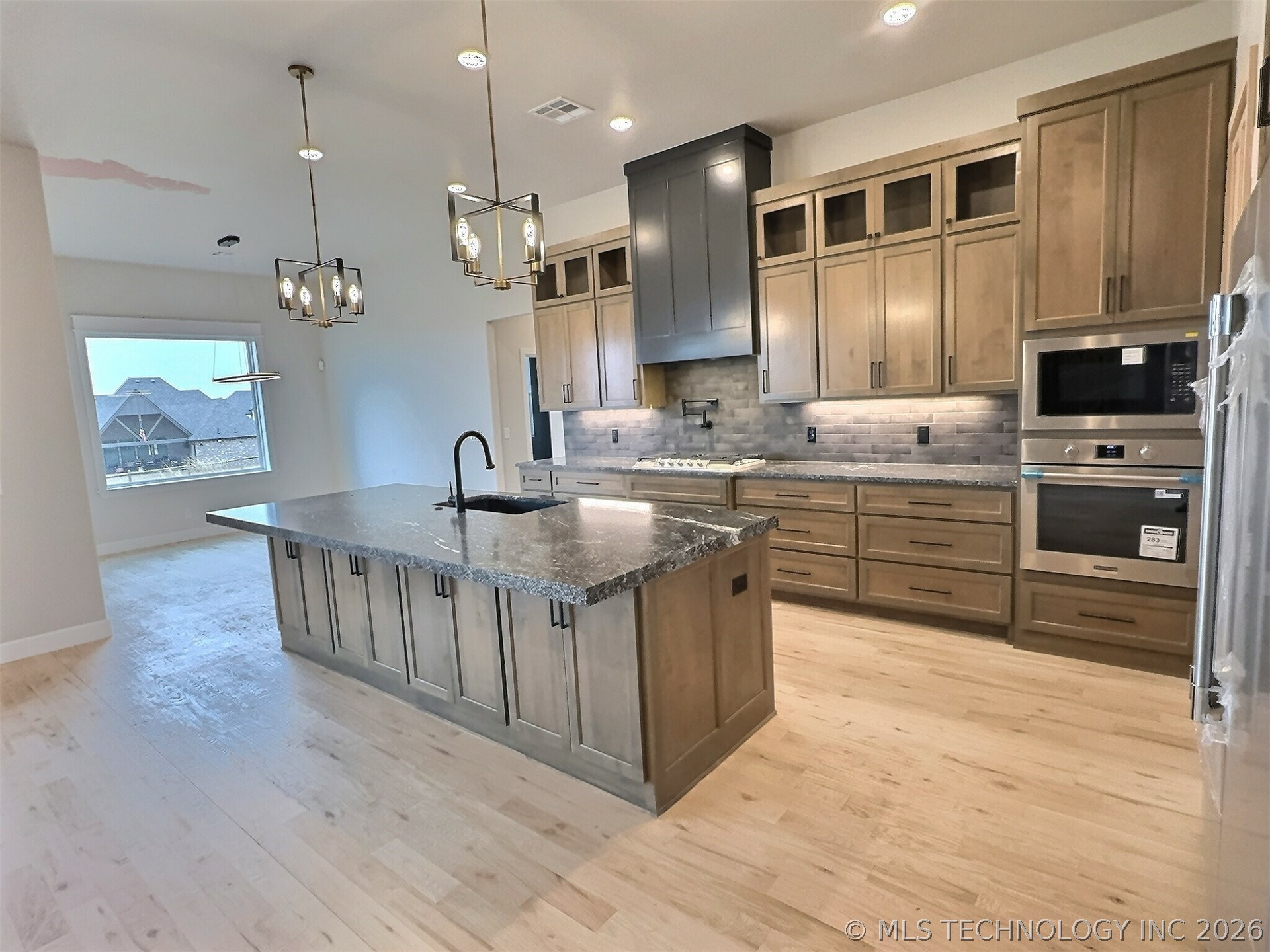 21670 E 112th Place S Property Photo 4