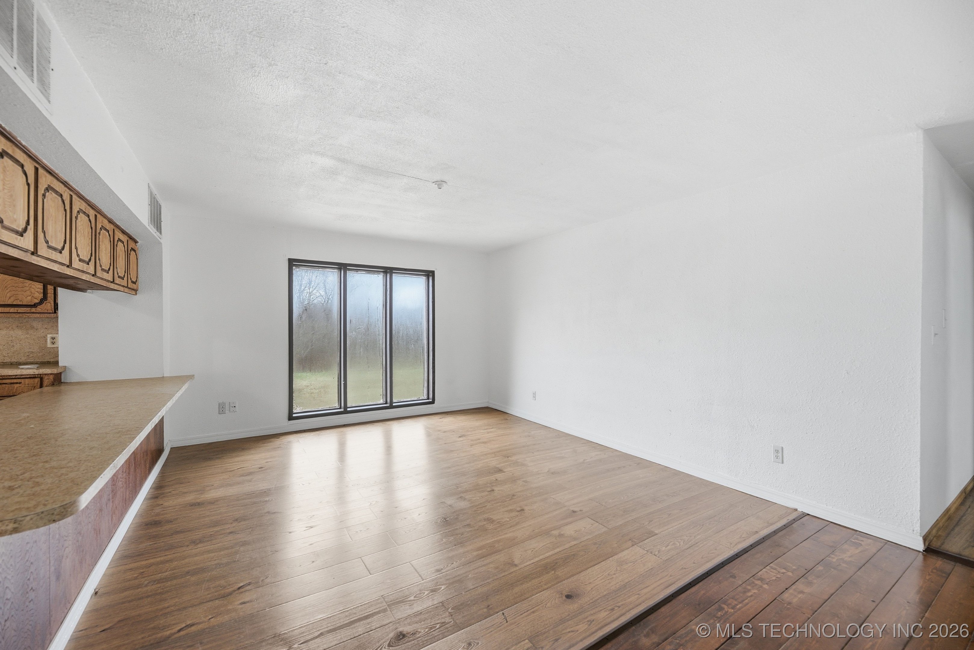 35064 W 321st Street S Property Photo 4