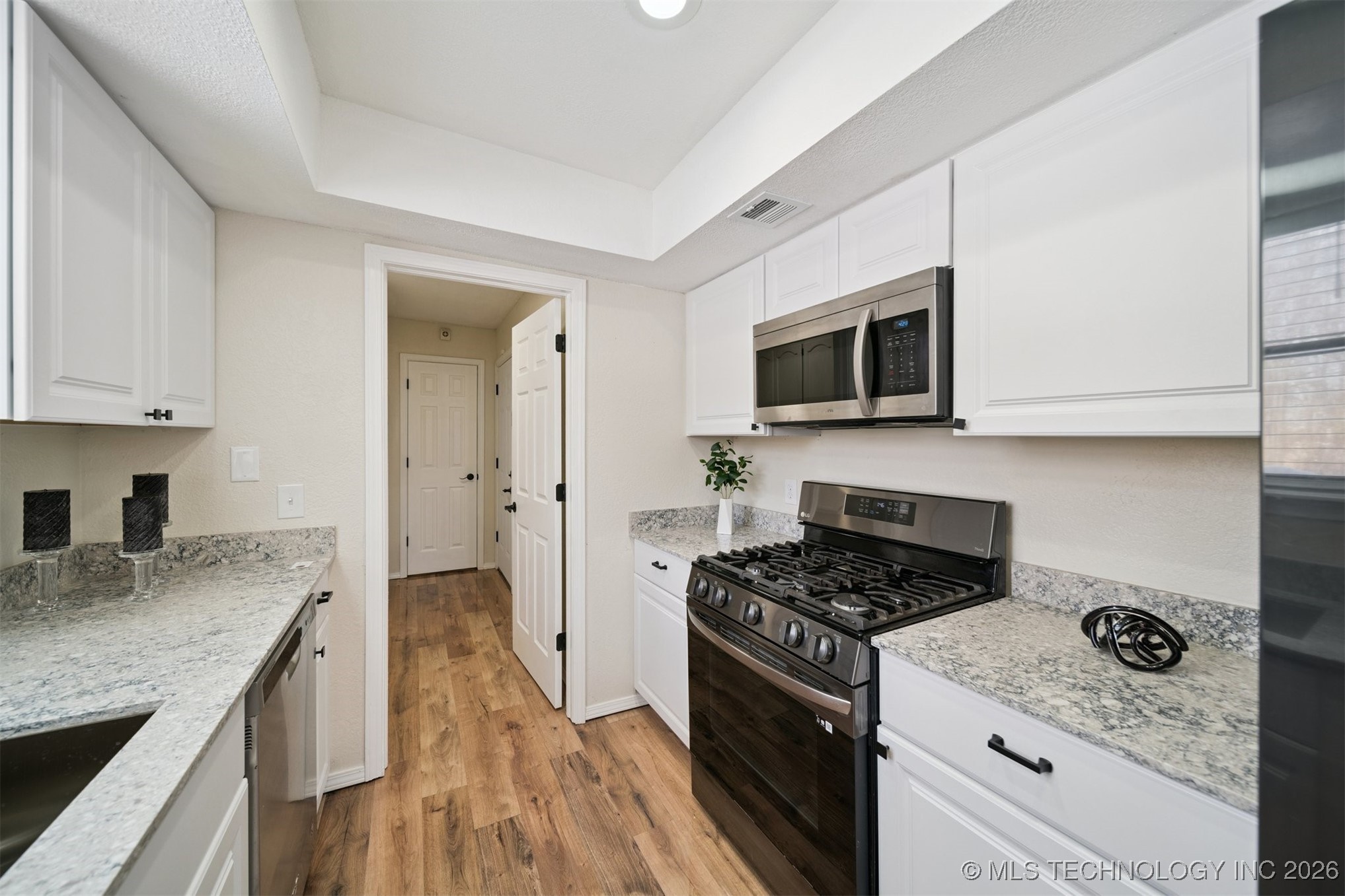 10811 E 101st Street North Property Photo 9