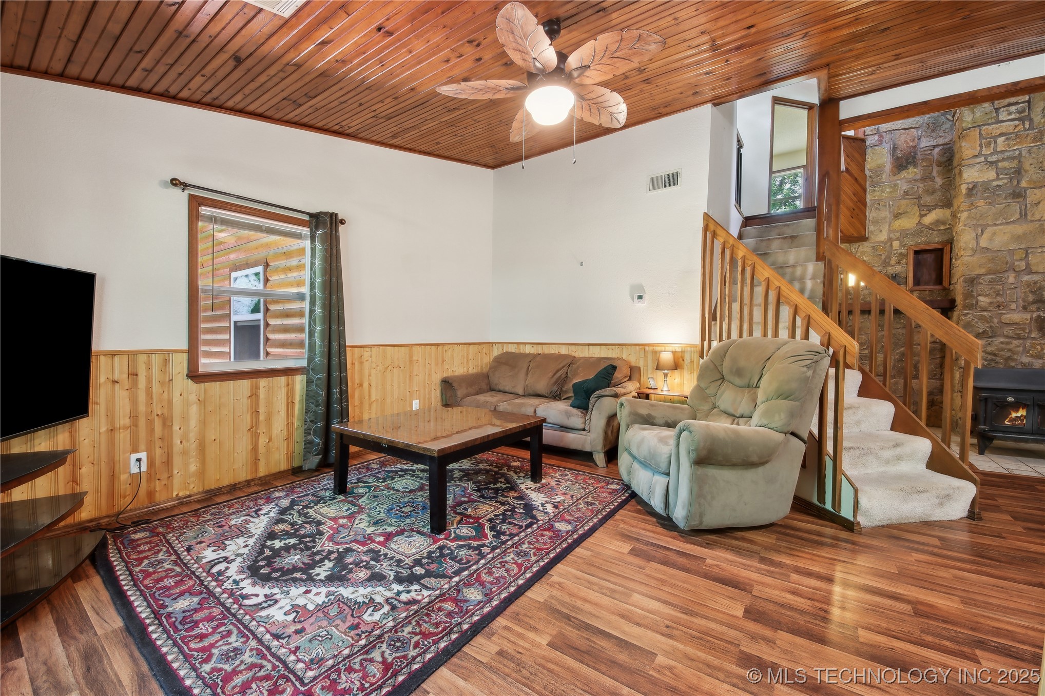 206 Alder Way Property Photo 6