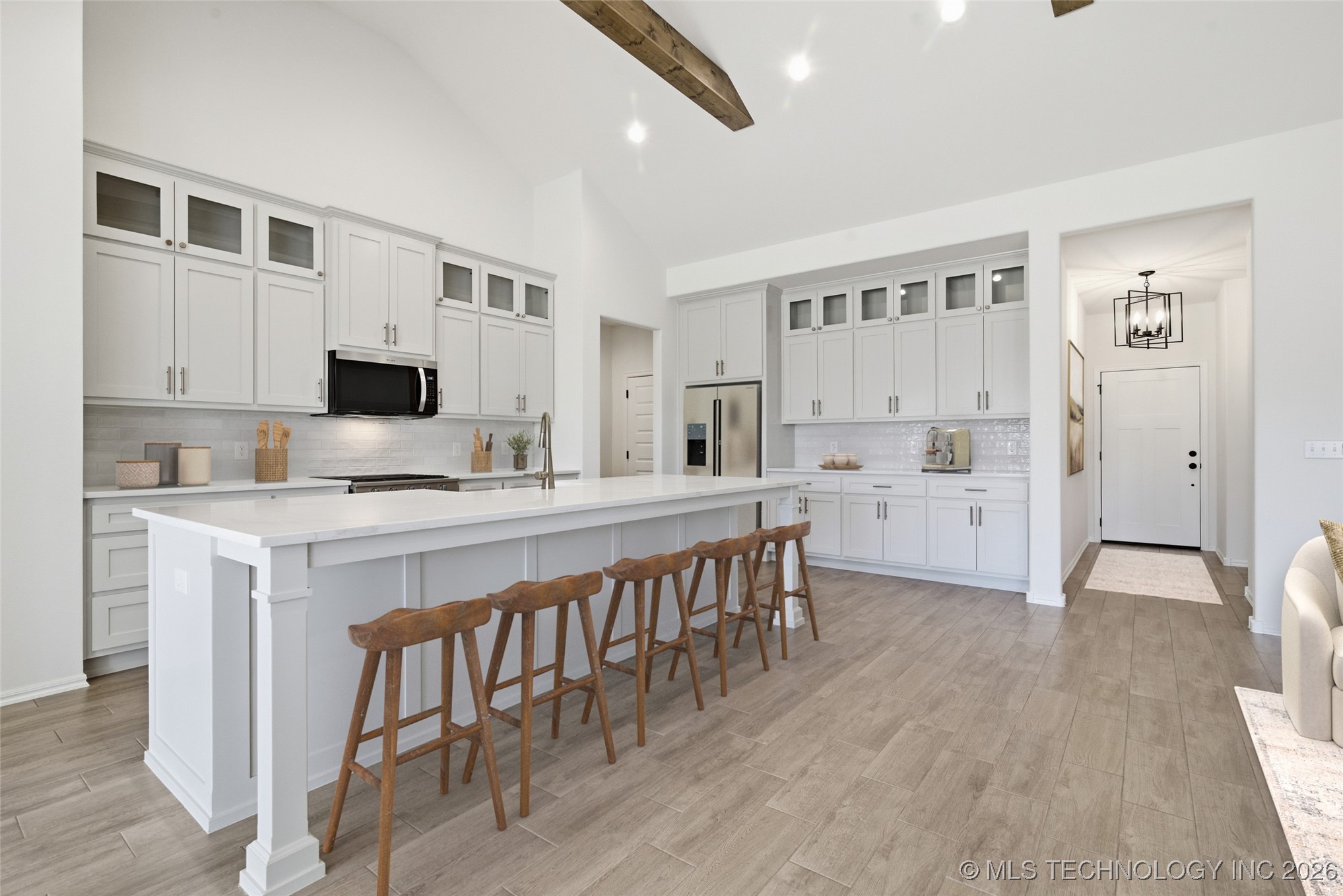 4932 N Walnut Avenue Property Photo 8