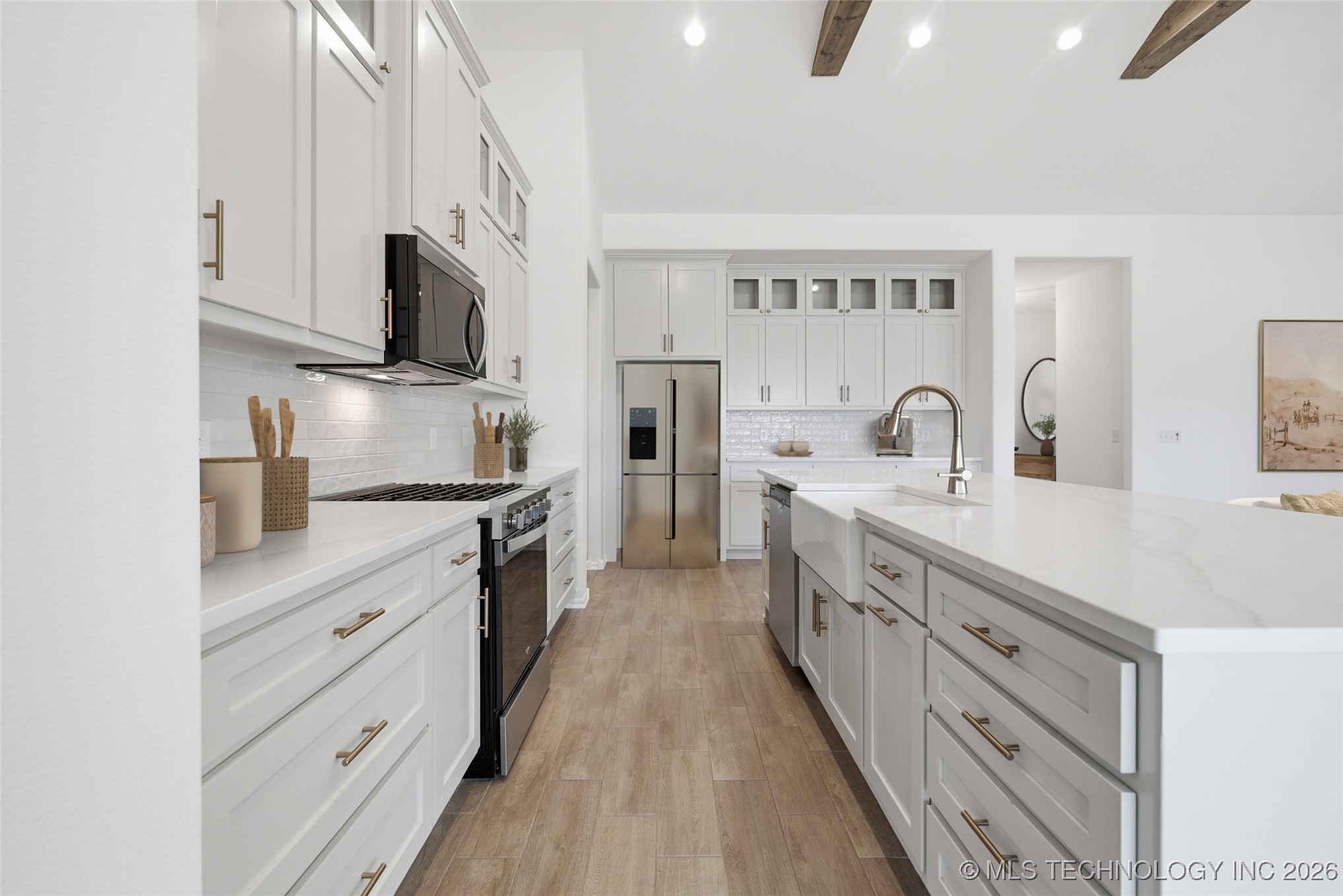 4932 N Walnut Avenue Property Photo 9