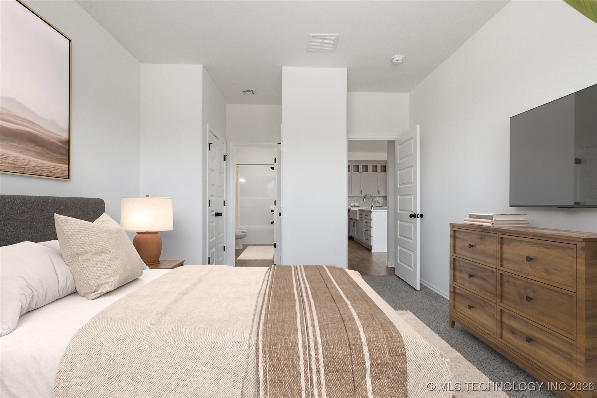 4932 N Walnut Avenue Property Photo 17