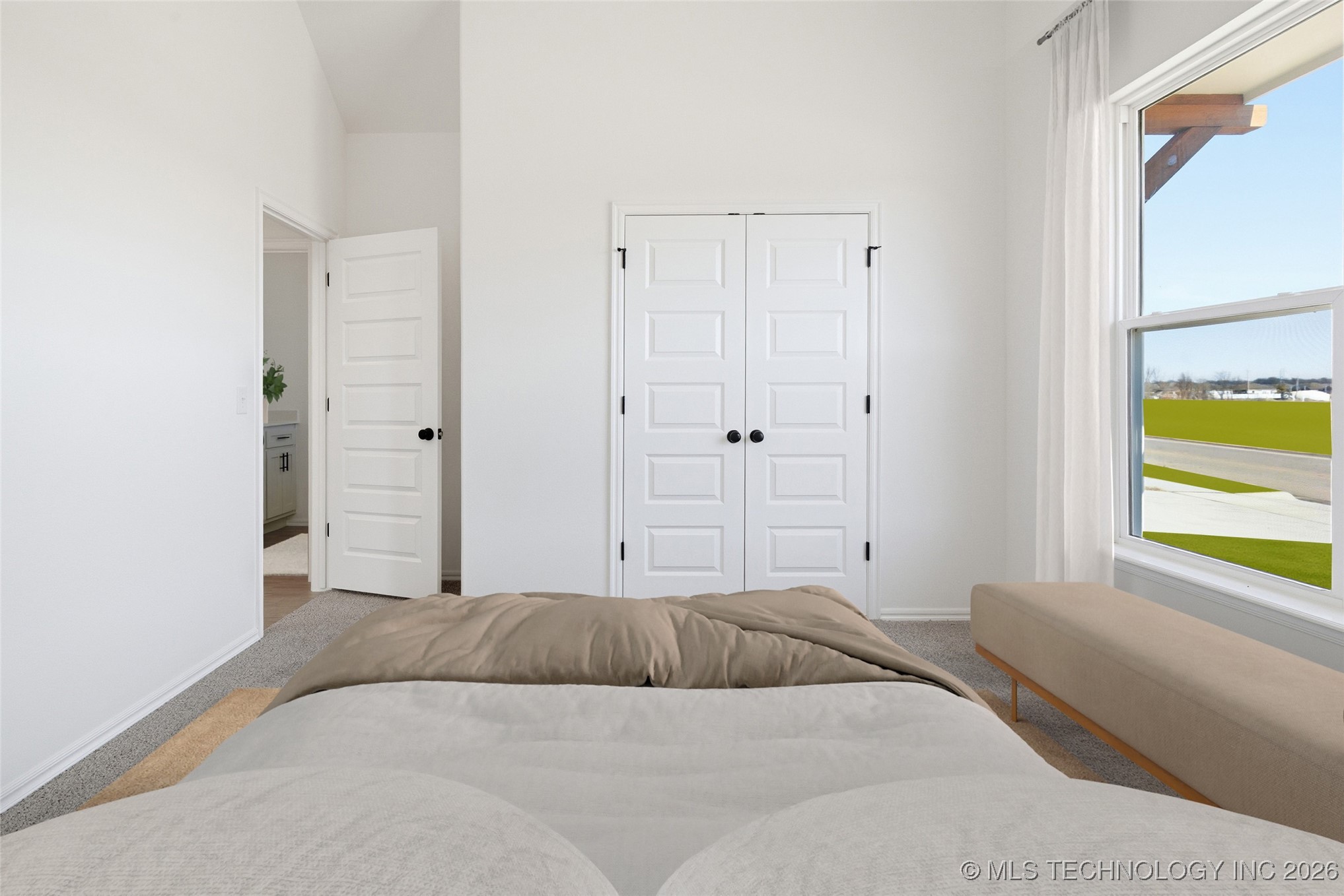 4932 N Walnut Avenue Property Photo 24