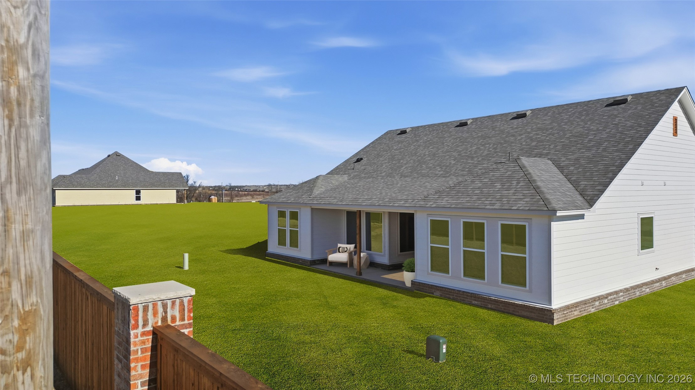 4932 N Walnut Avenue Property Photo 32