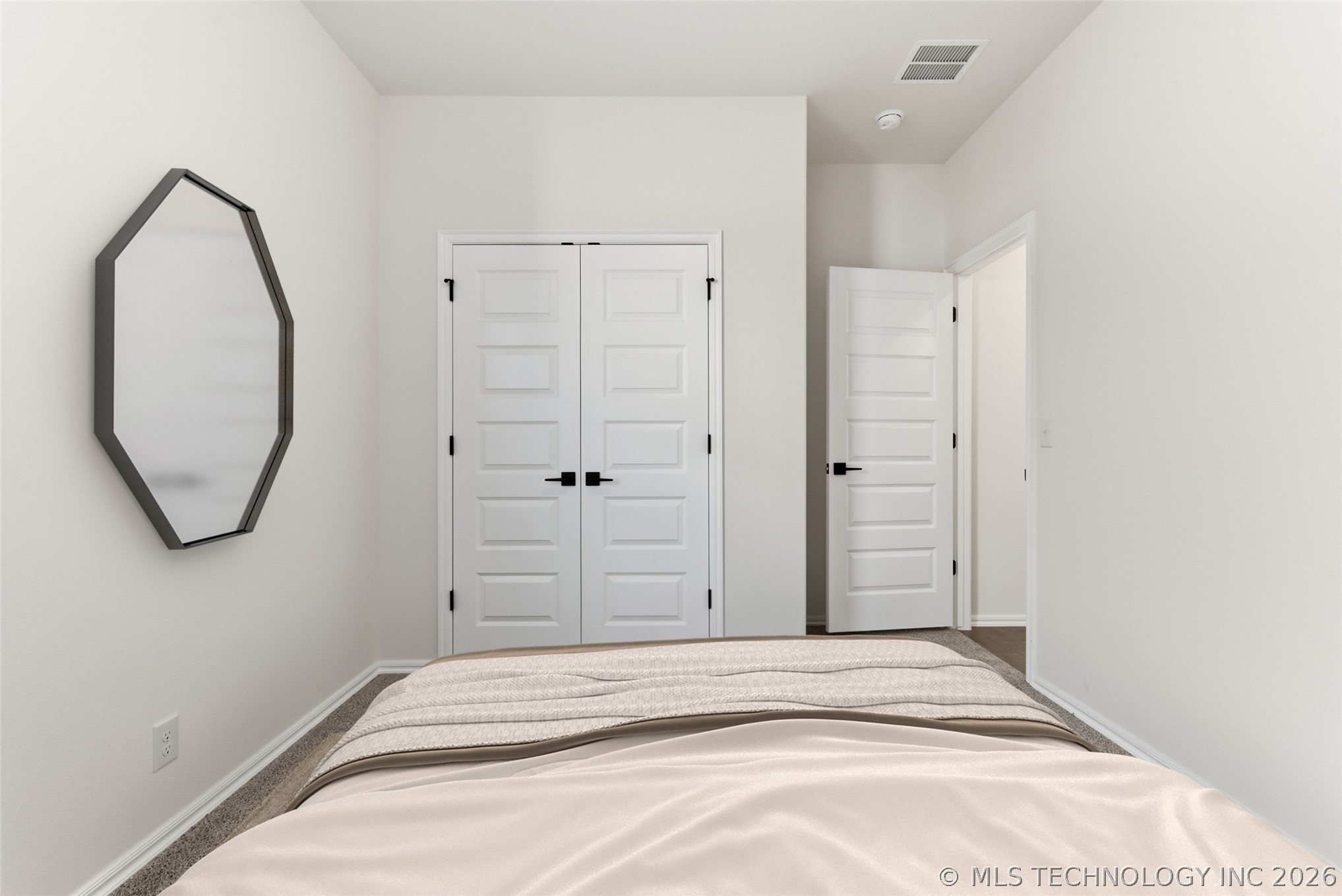 4924 N Walnut Avenue Property Photo 9