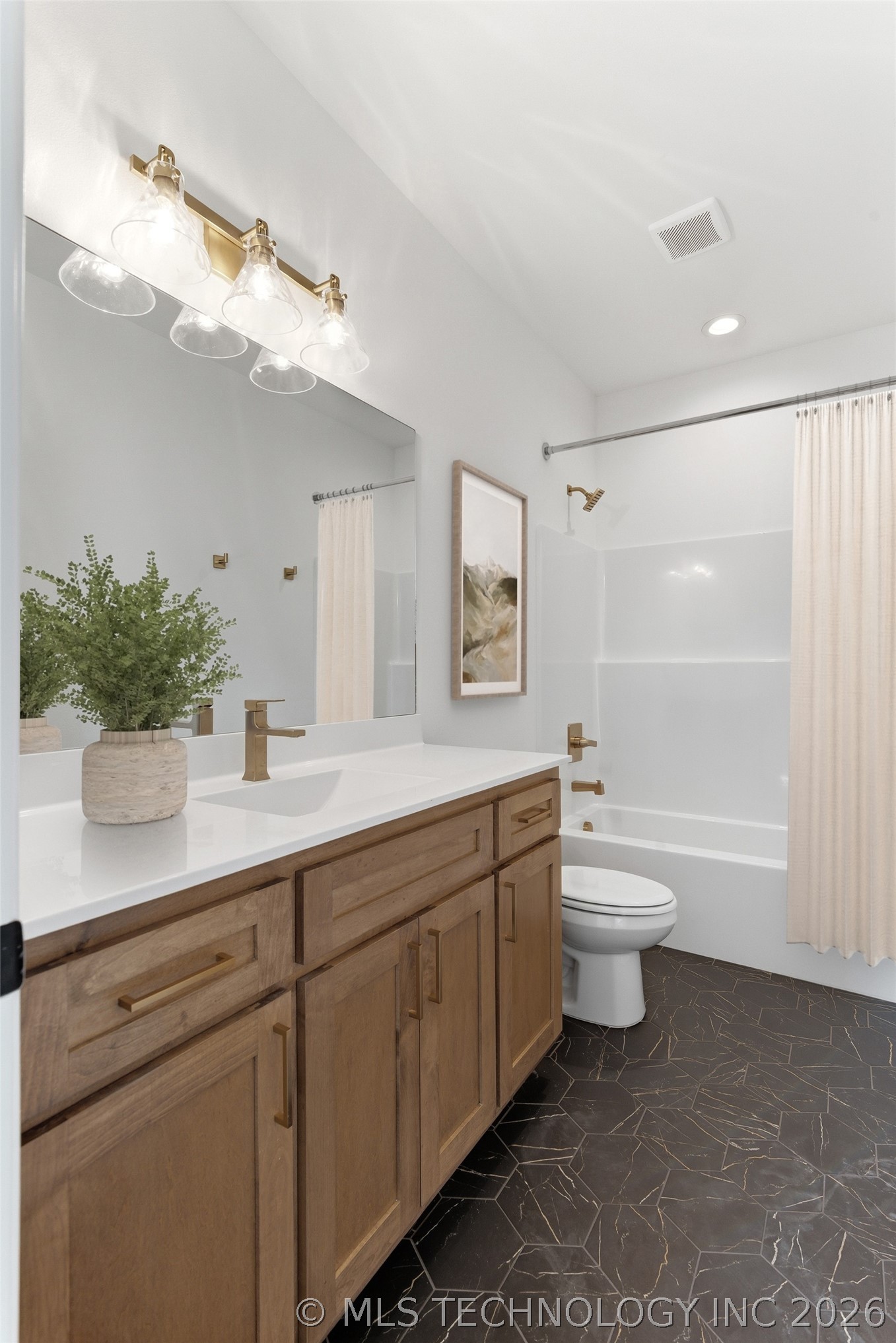 4924 N Walnut Avenue Property Photo 16