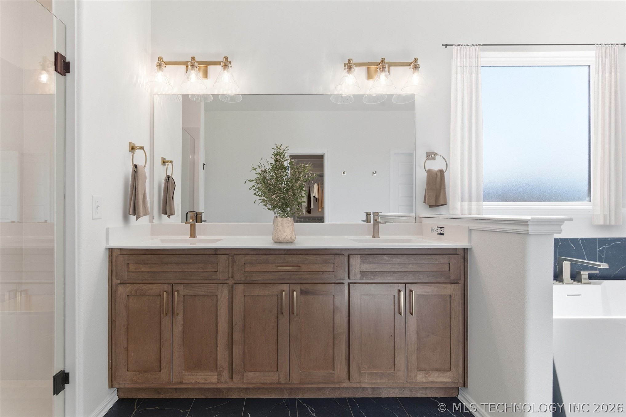 4924 N Walnut Avenue Property Photo 32