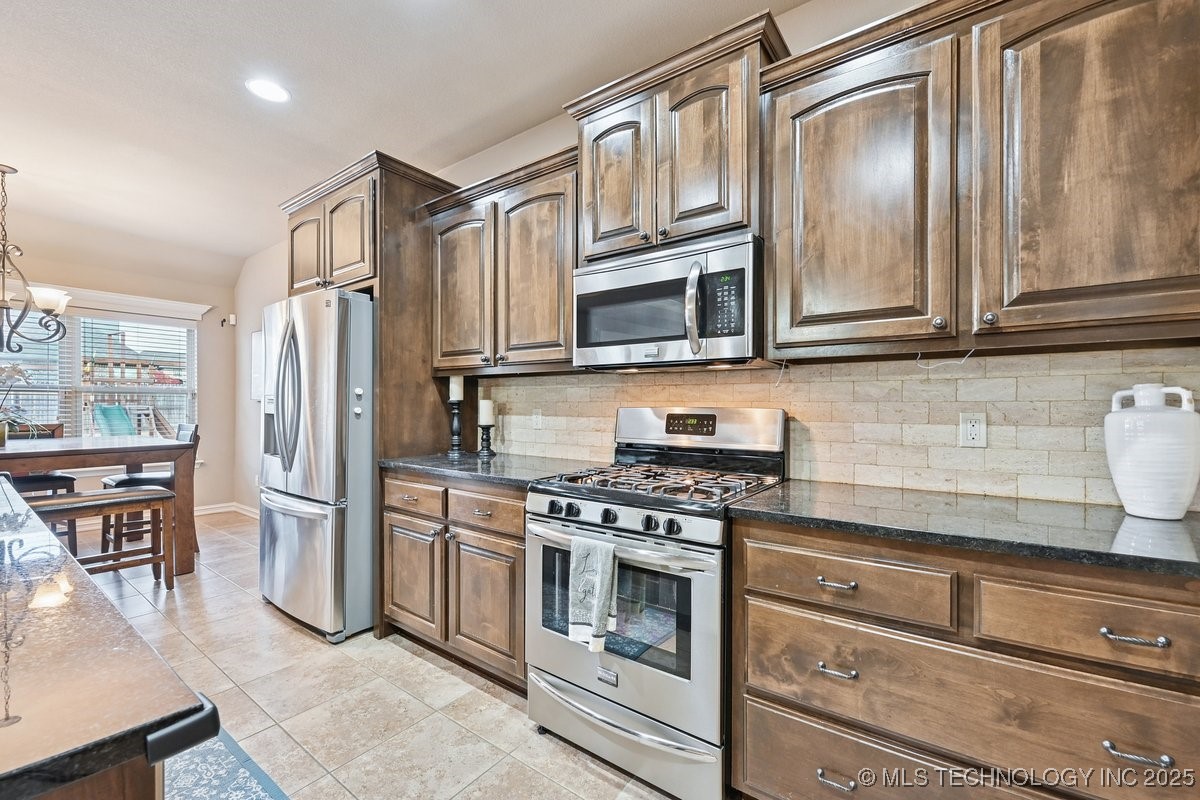 1408 E Canton Street Property Photo 17