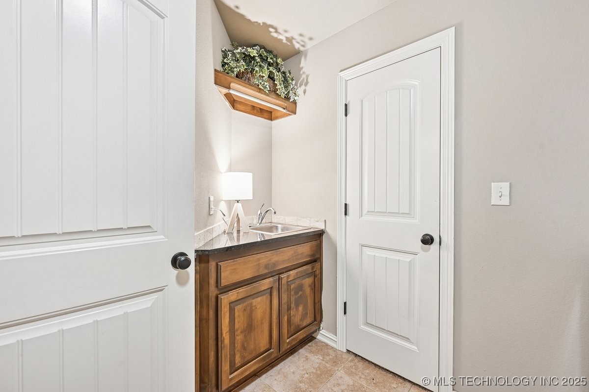 1408 E Canton Street Property Photo 30