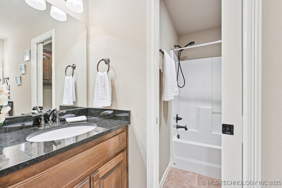 1408 E Canton Street Property Photo 35