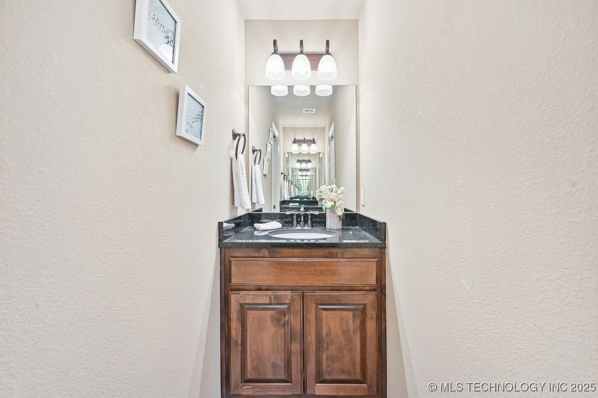 1408 E Canton Street Property Photo 36