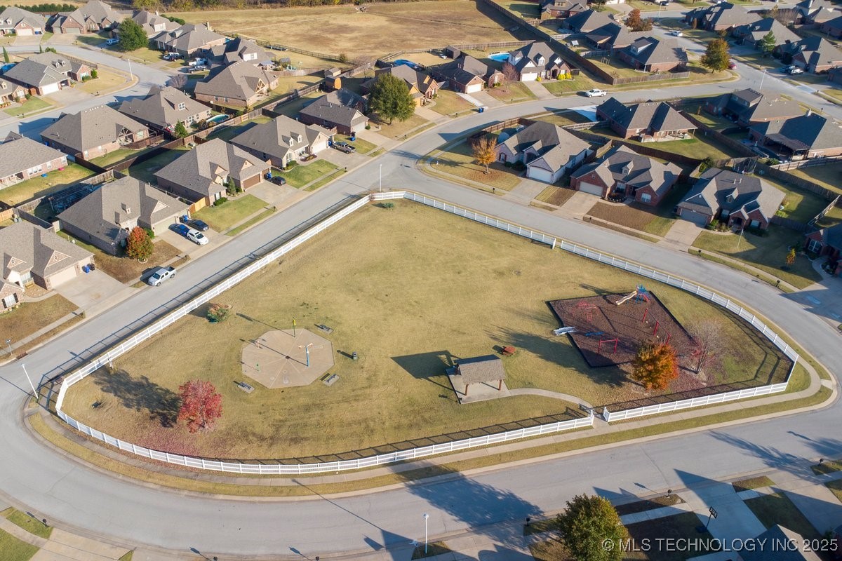 1408 E Canton Street Property Photo 57