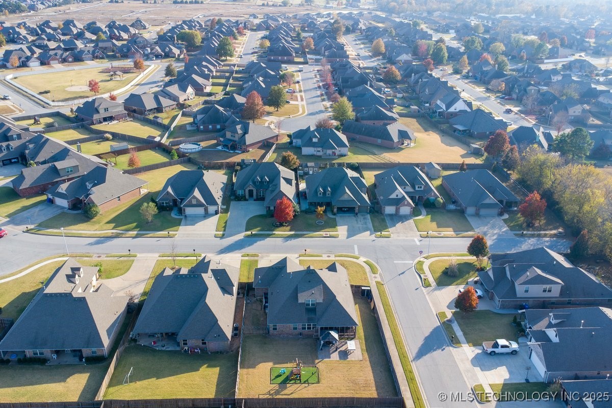 1408 E Canton Street Property Photo 62