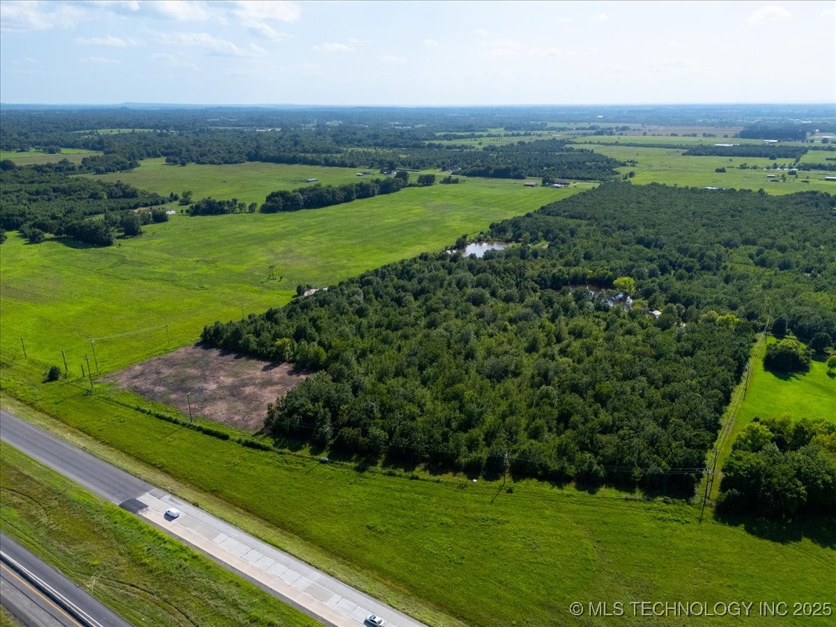 7 W 90th Street N Property Photo 12