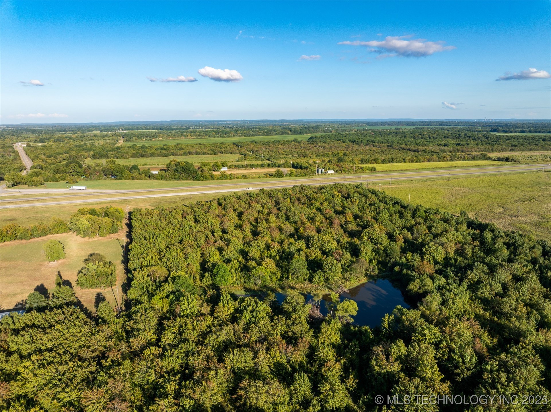 7 W 90th Street N Property Photo 19
