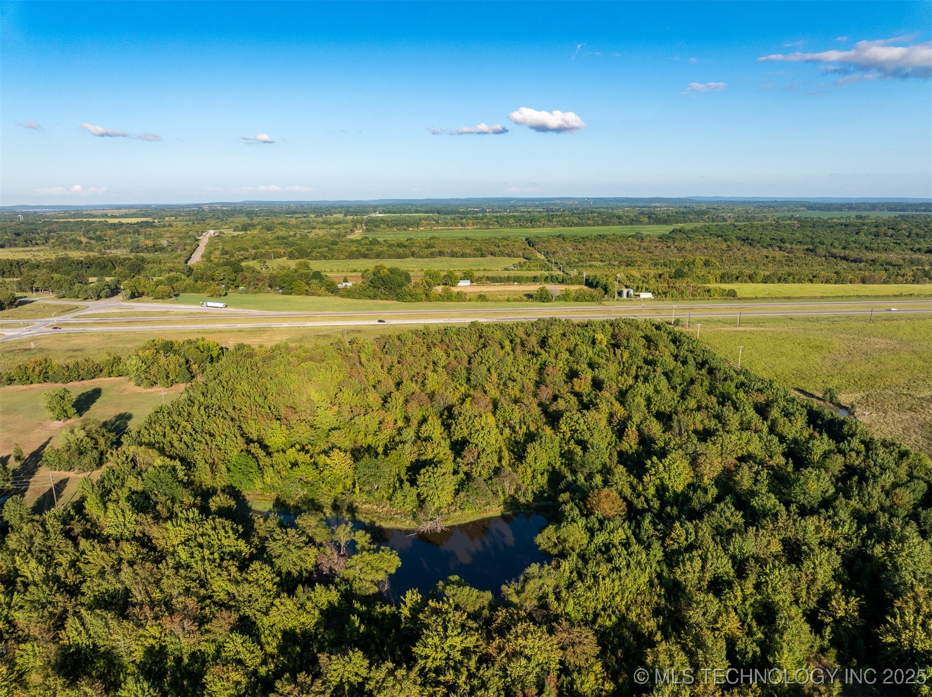 7 W 90th Street N Property Photo 20