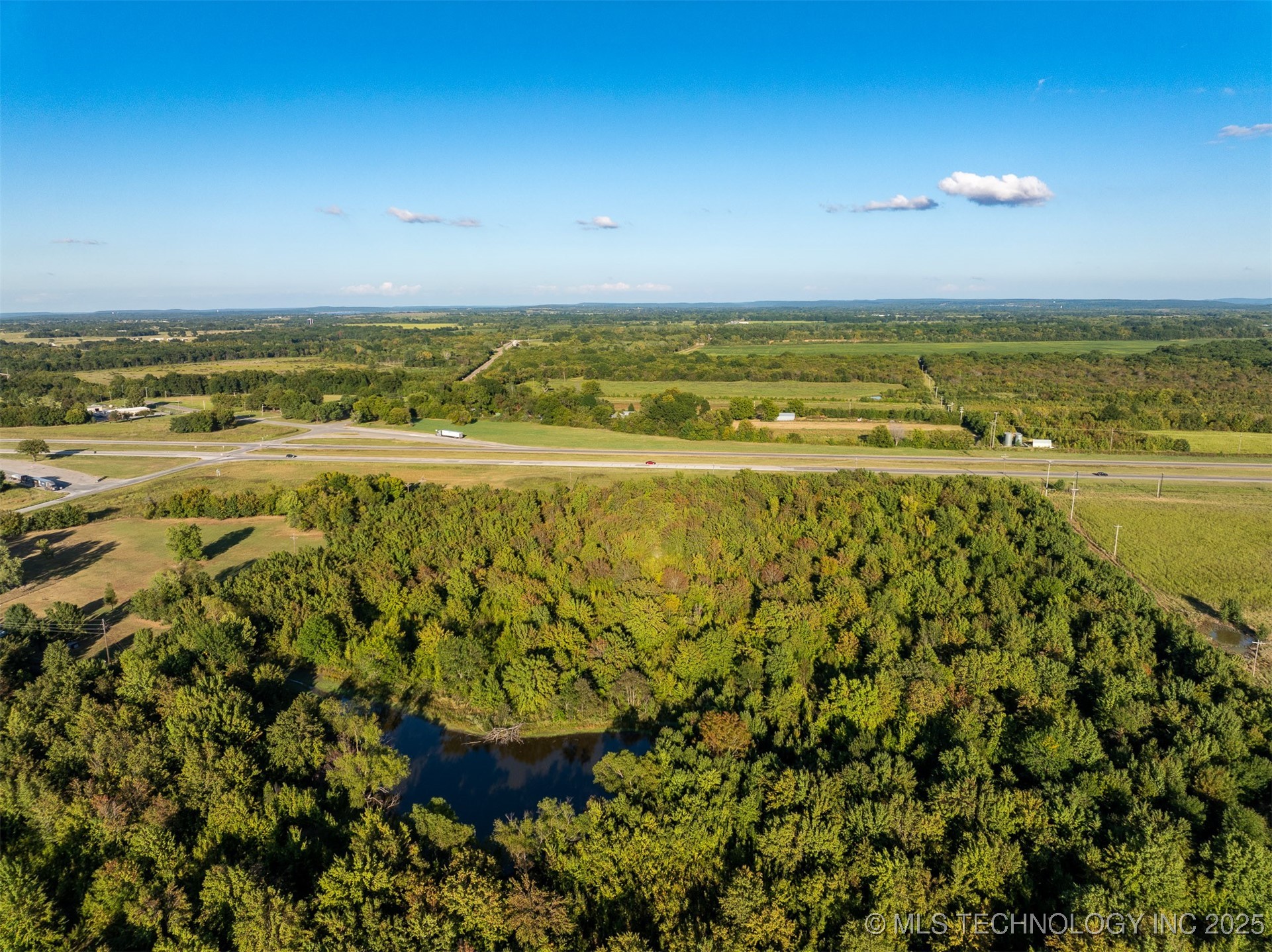 7 W 90th Street N Property Photo 21