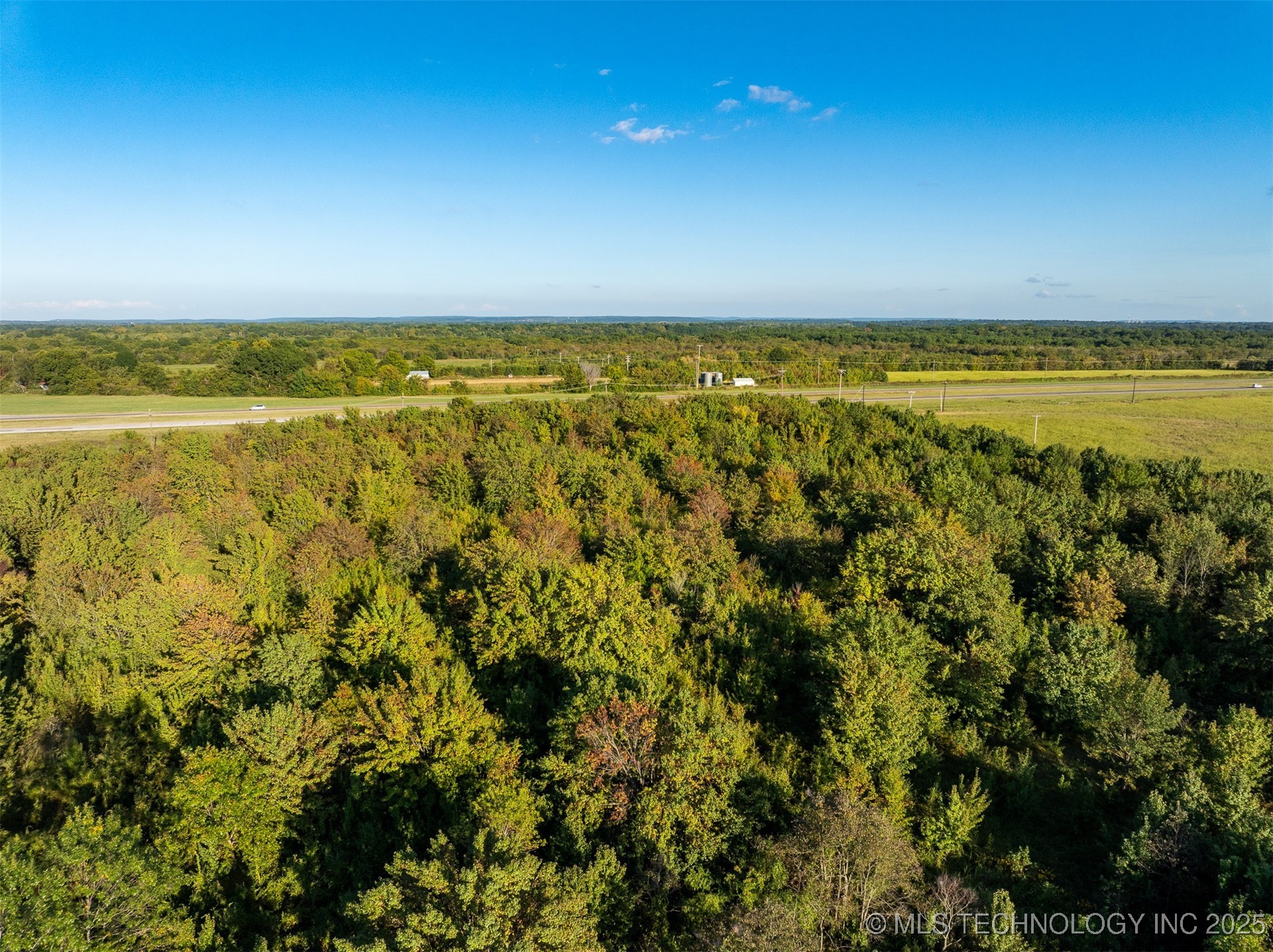 7 W 90th Street N Property Photo 46