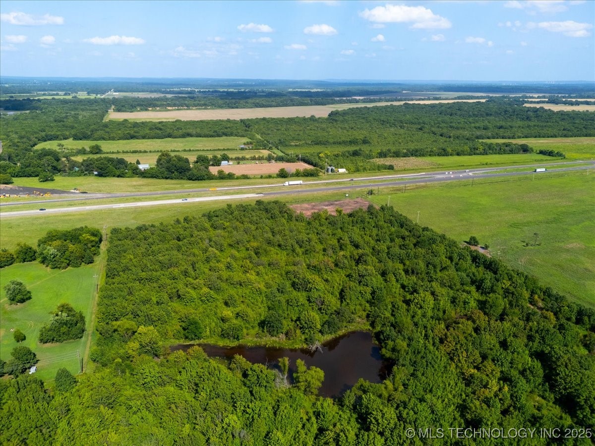 7 W 90th Street N Property Photo 51