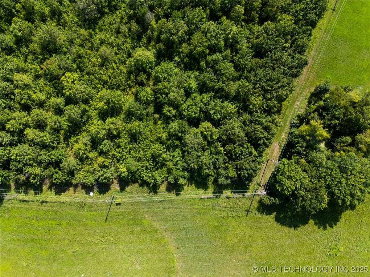 7 W 90th Street N Property Photo 56