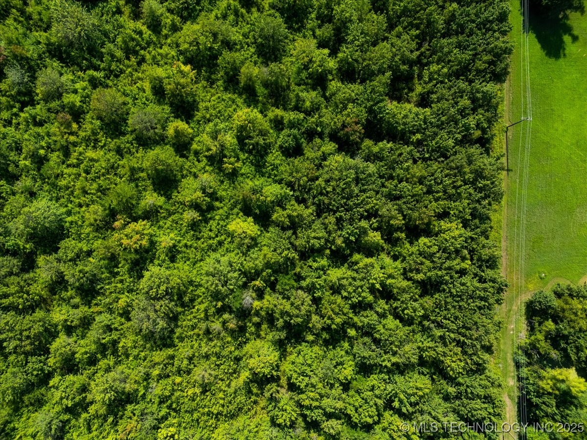 7 W 90th Street N Property Photo 58