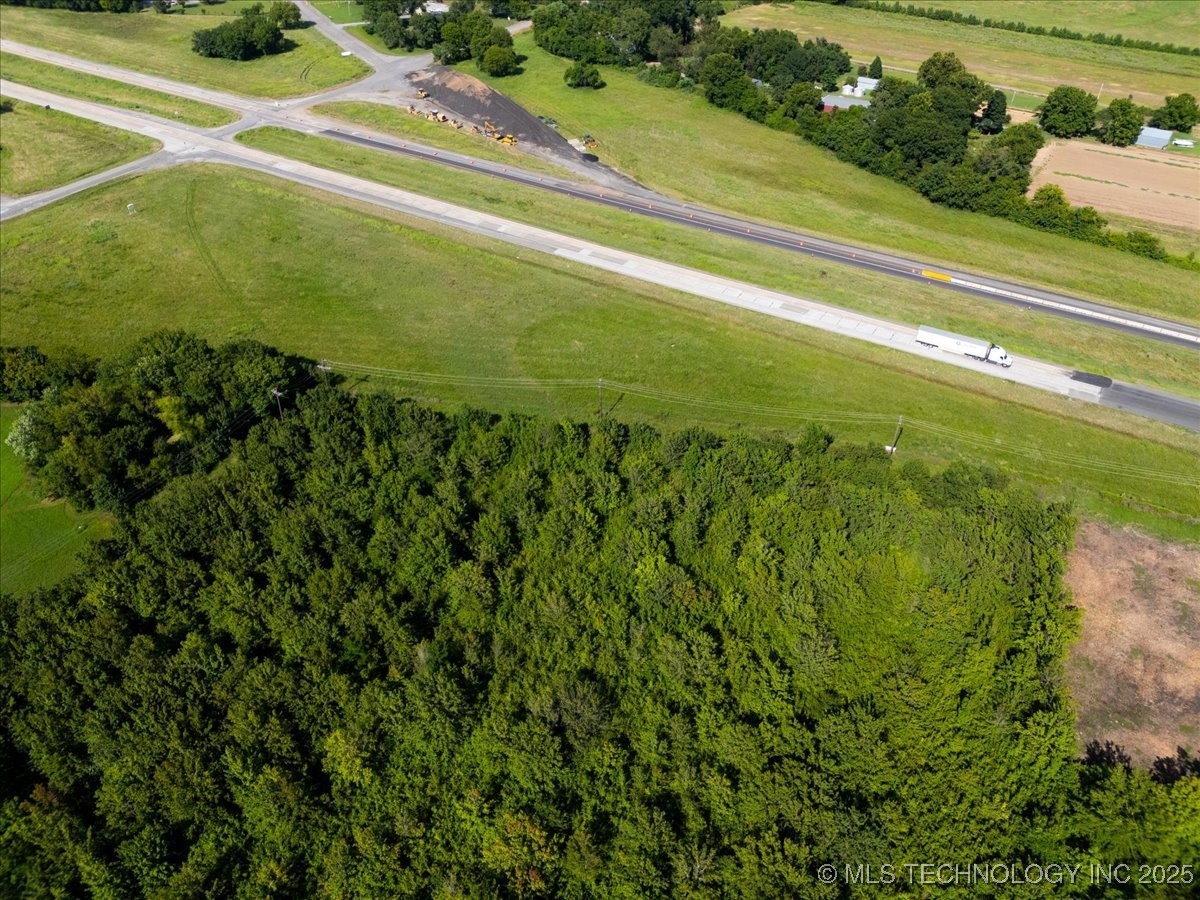 7 W 90th Street N Property Photo 59