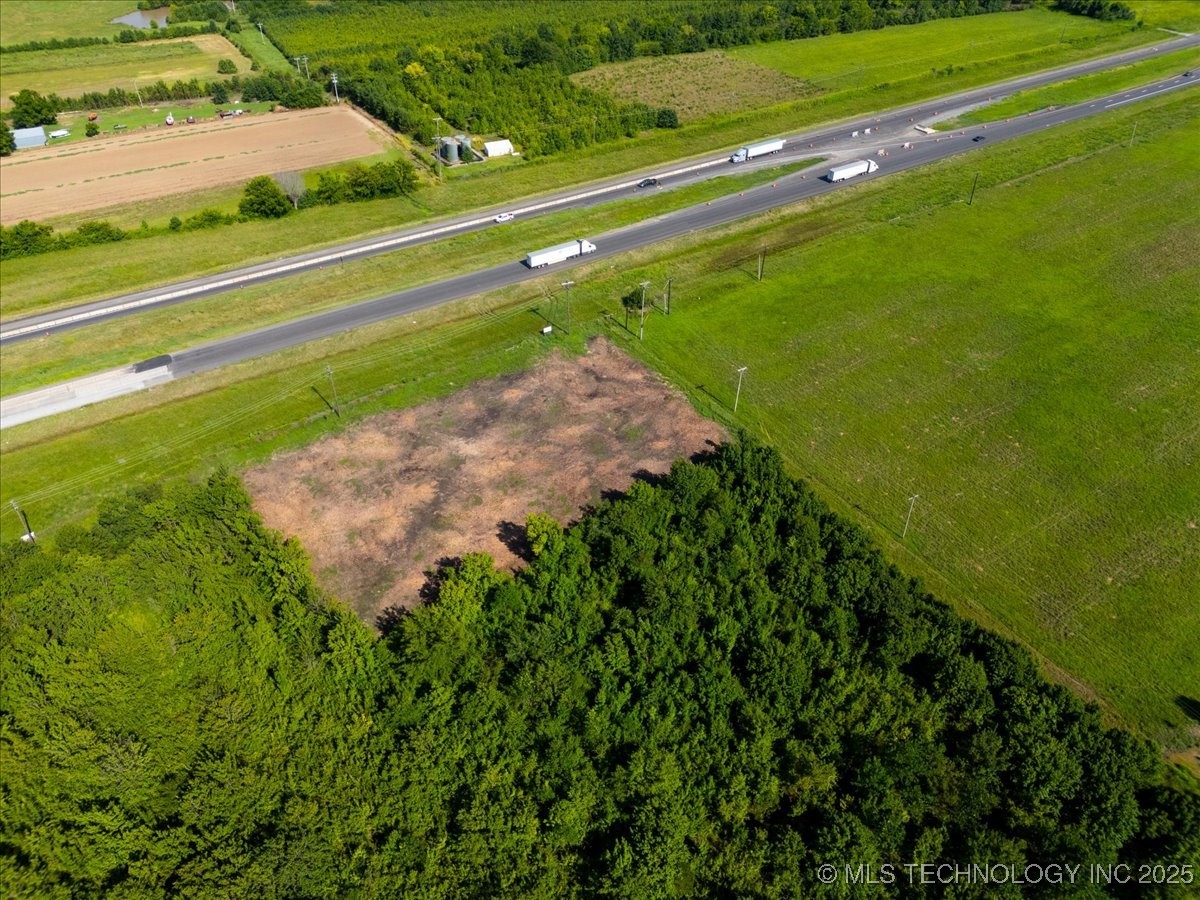 7 W 90th Street N Property Photo 60