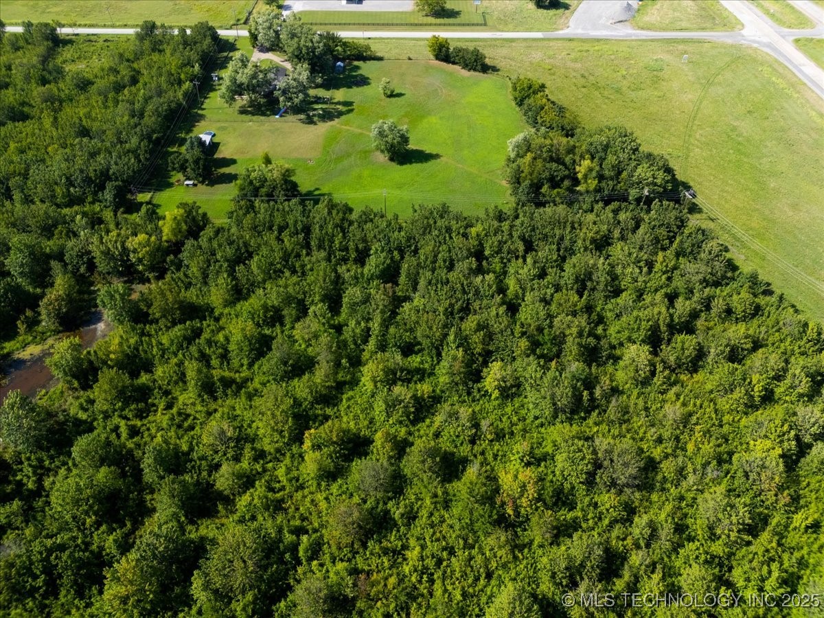 7 W 90th Street N Property Photo 61