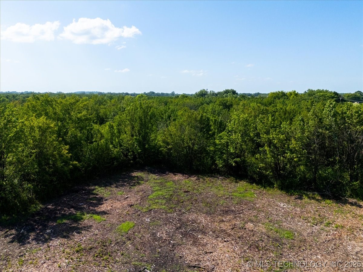 7 W 90th Street N Property Photo 63