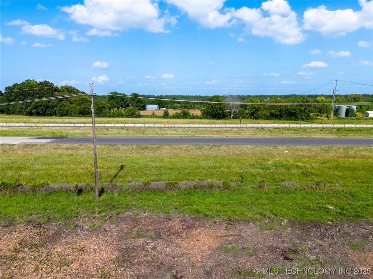 7 W 90th Street N Property Photo 64