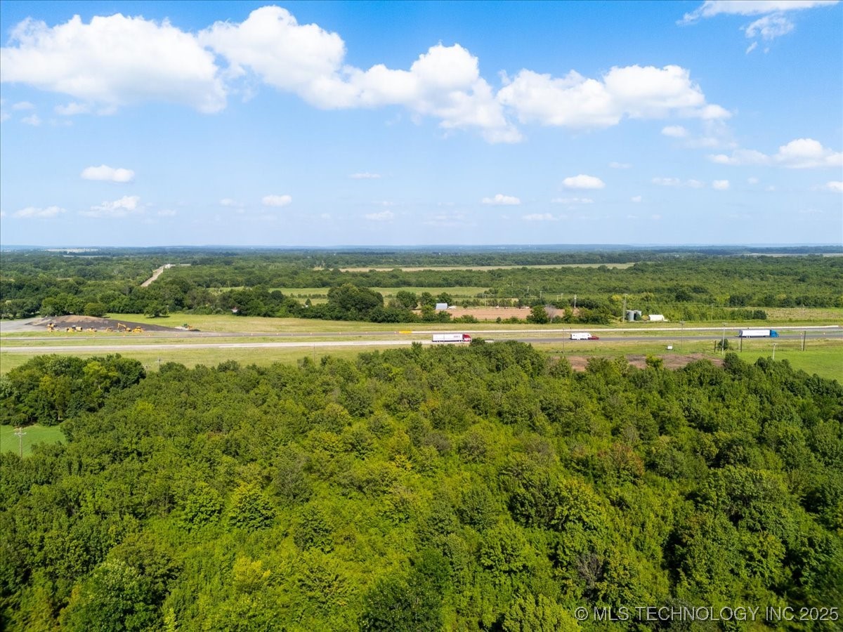 7 W 90th Street N Property Photo 67