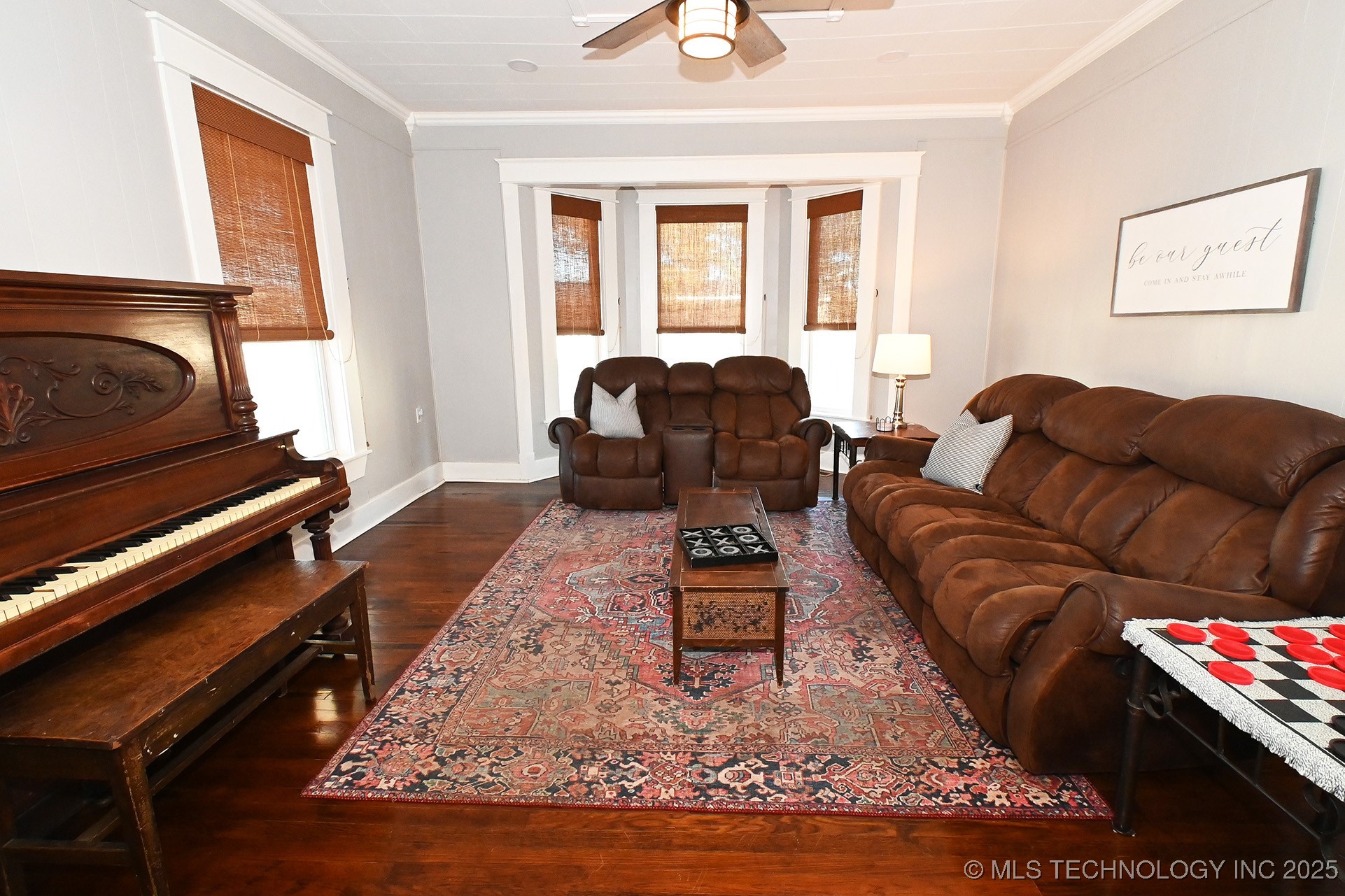 812 N Main Street Property Photo 5