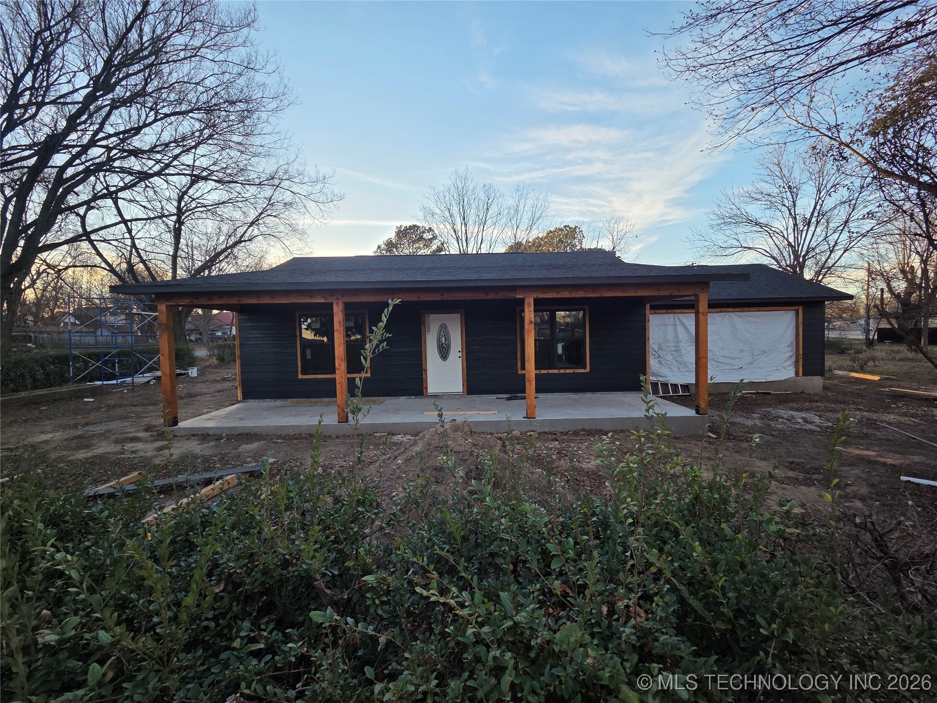 1118 N Locust Avenue Property Photo 1