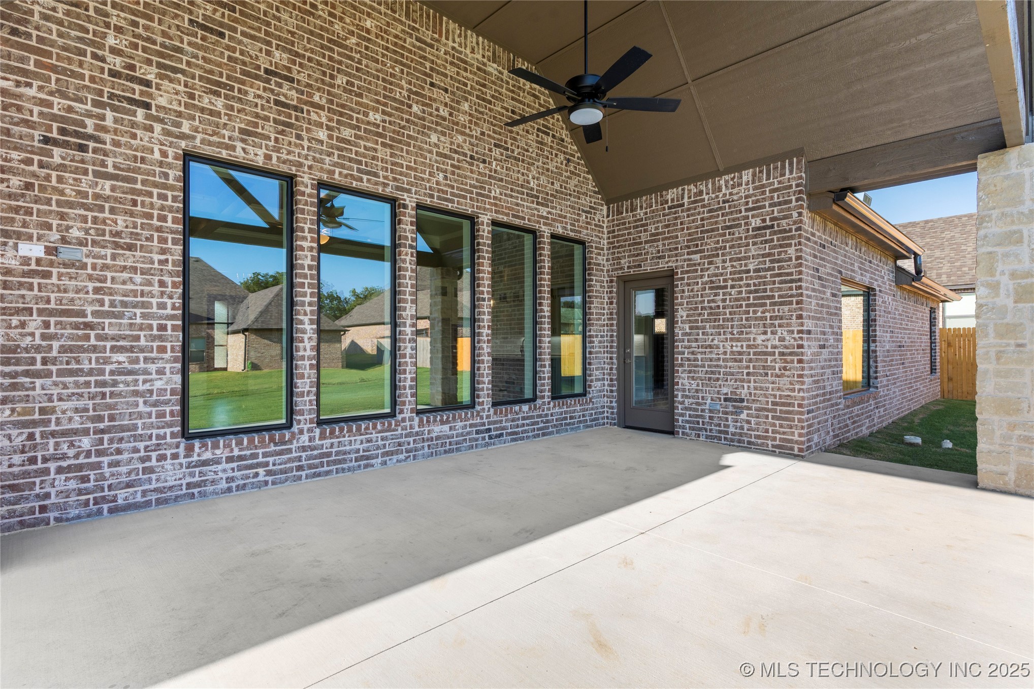 1506 Pinecrest Drive Property Photo 63