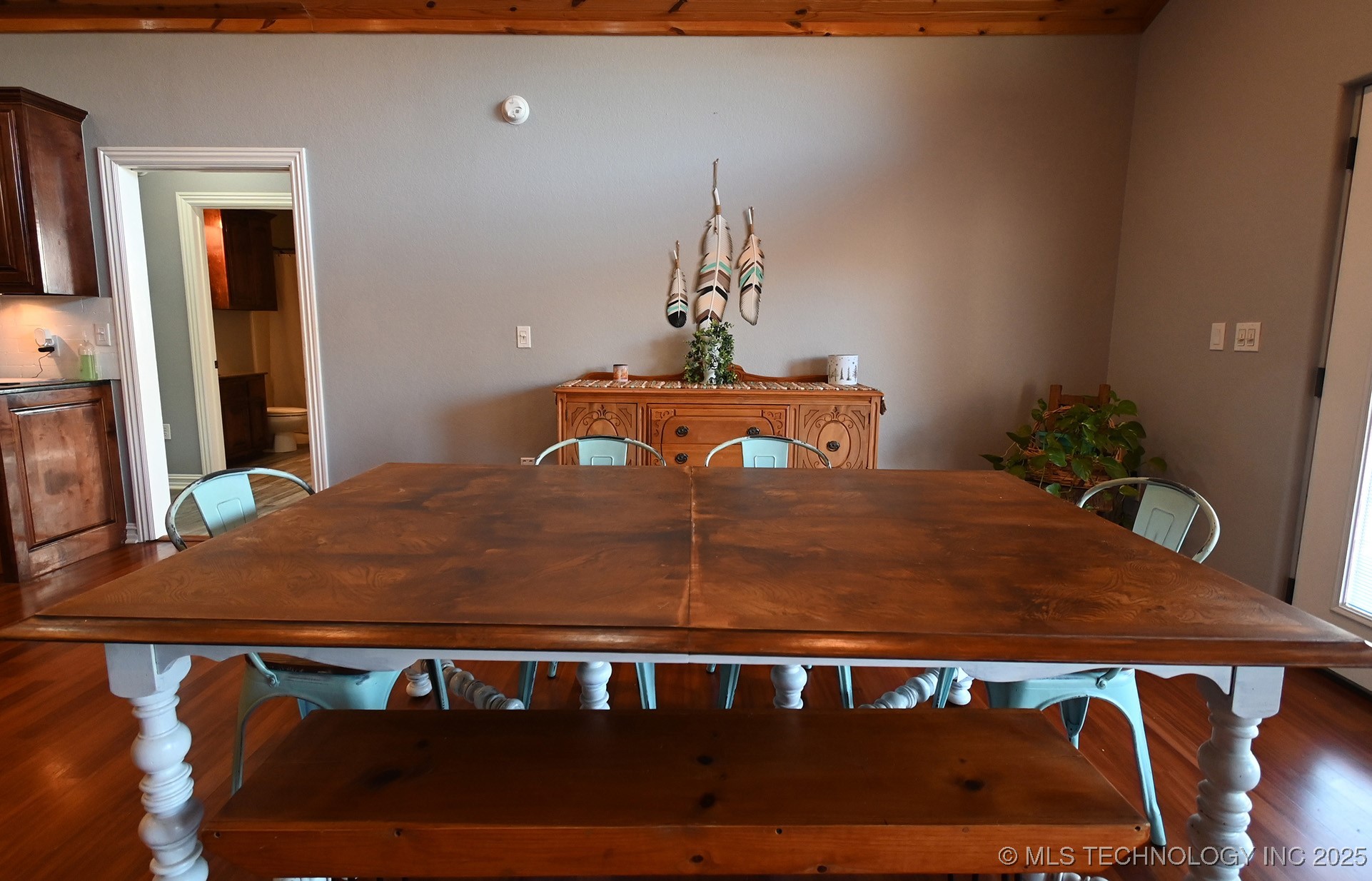 21800 W 863 Property Photo 9