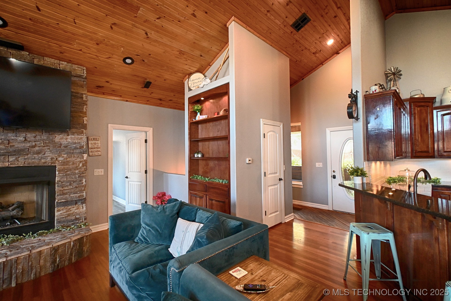 21800 W 863 Property Photo 10