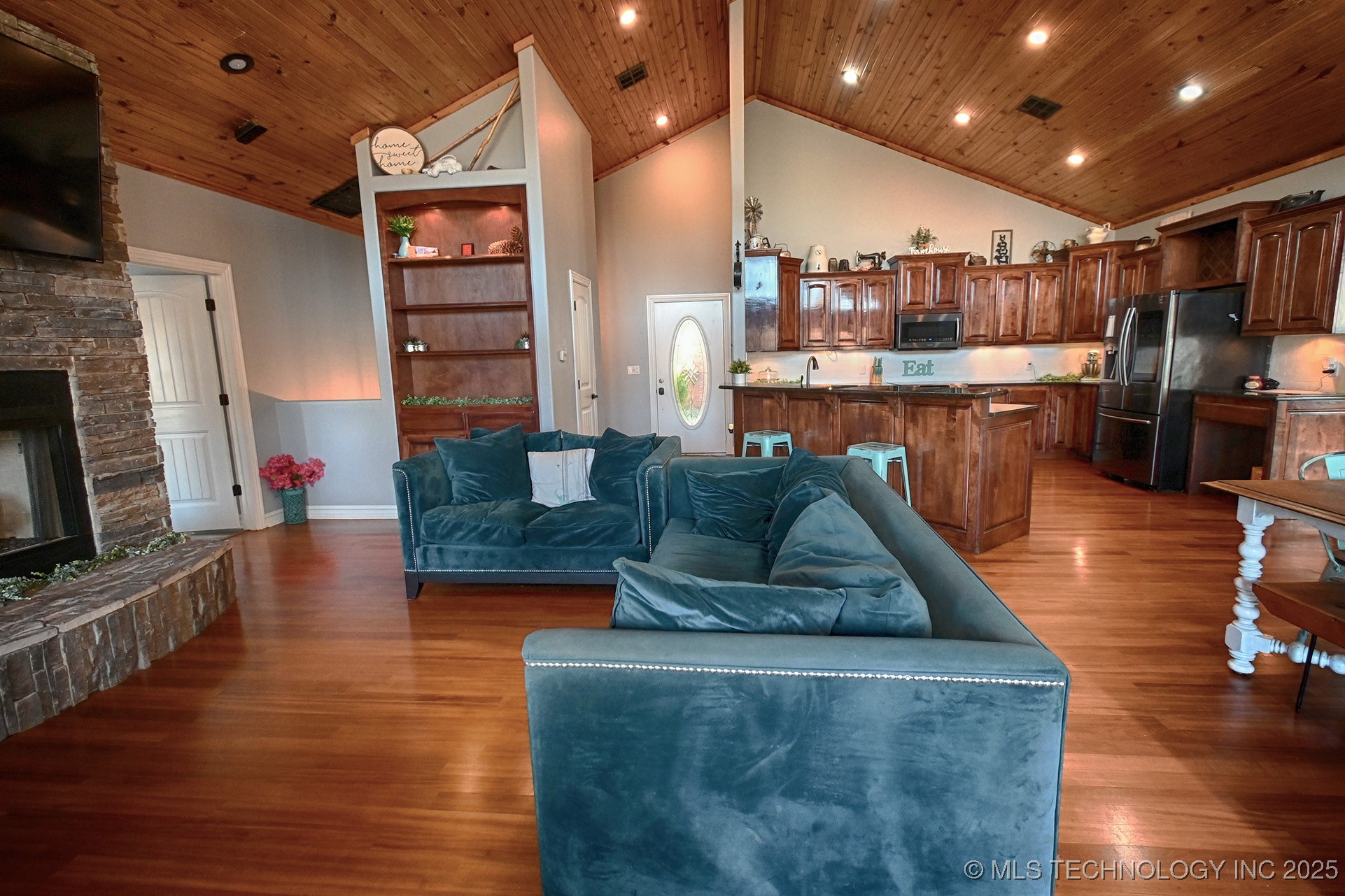 21800 W 863 Property Photo 13