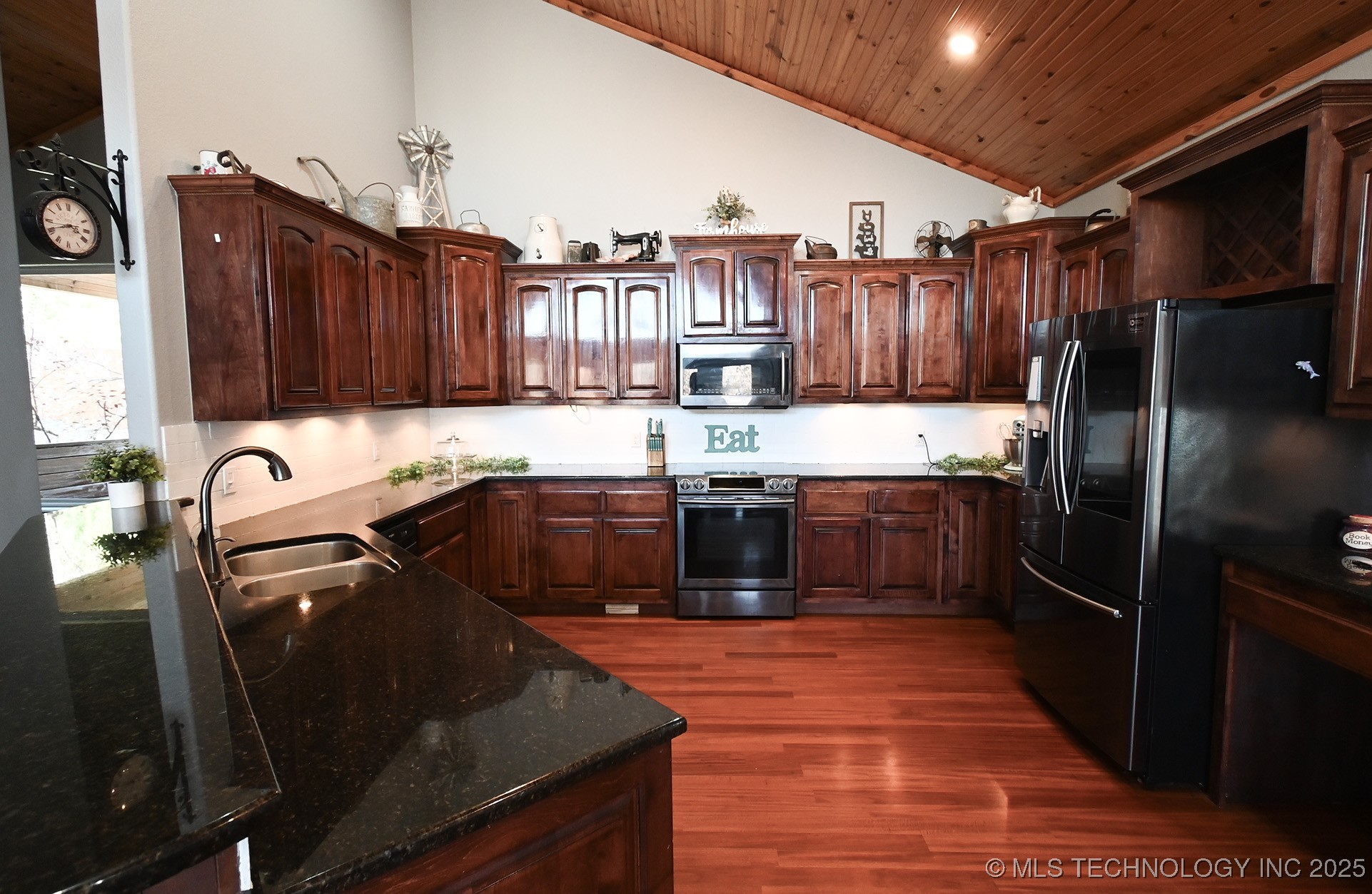 21800 W 863 Property Photo 15