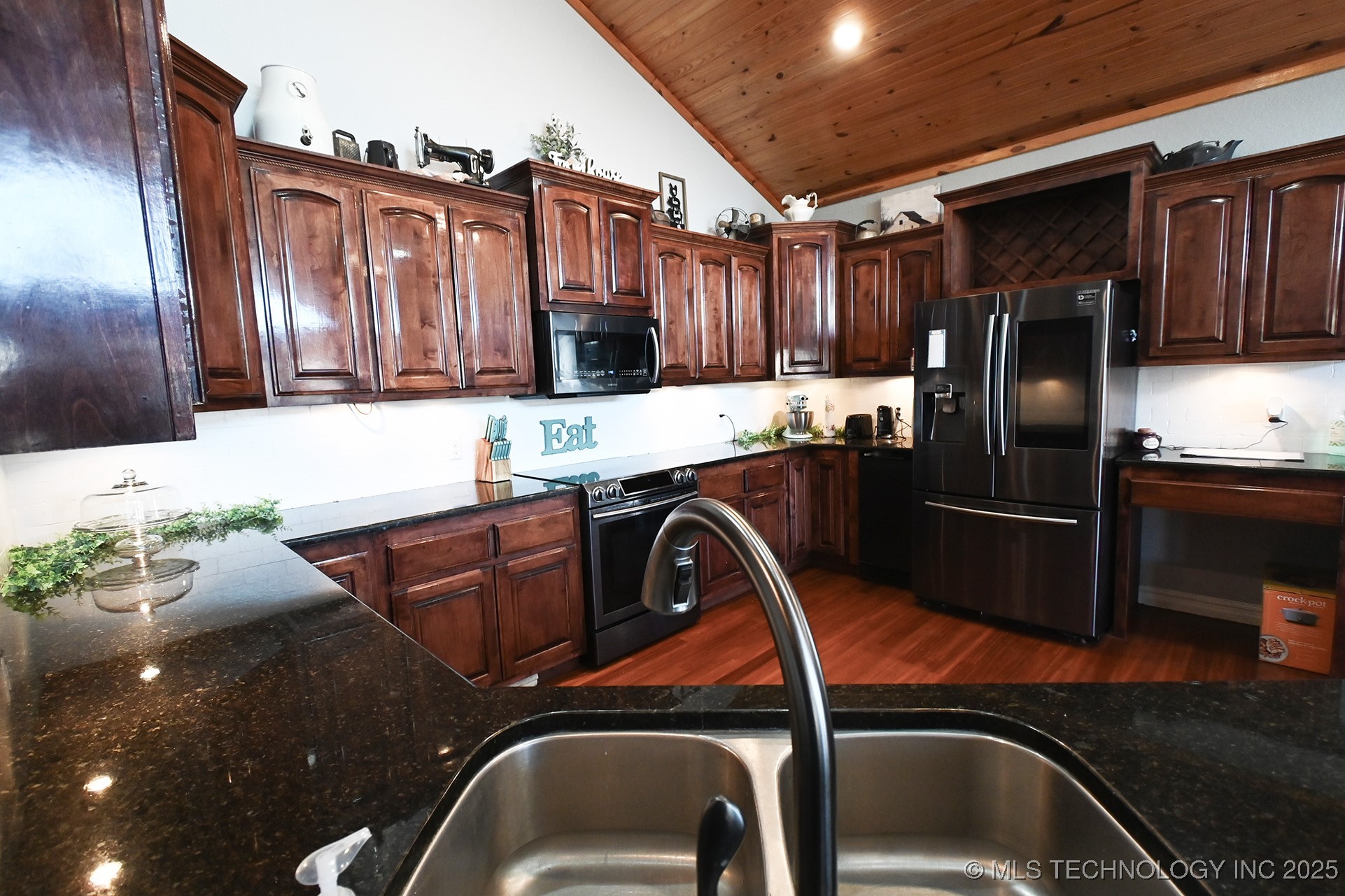 21800 W 863 Property Photo 16