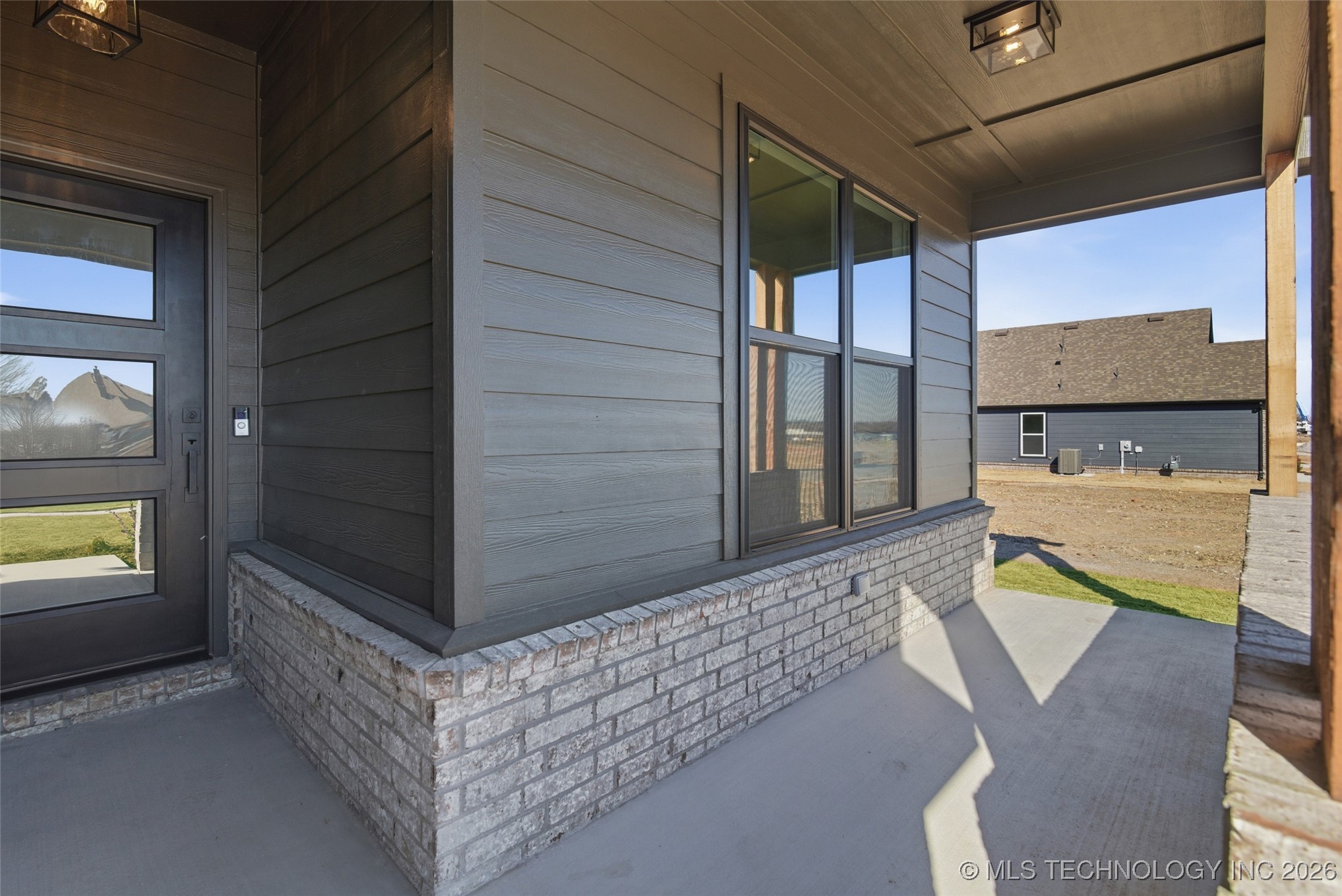 4904 N Walnut Avenue Property Photo 5