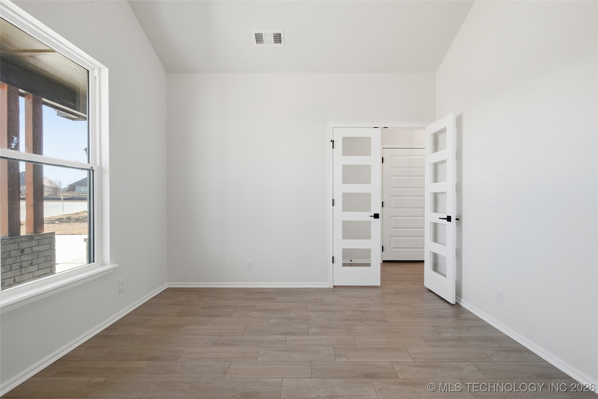 4904 N Walnut Avenue Property Photo 7