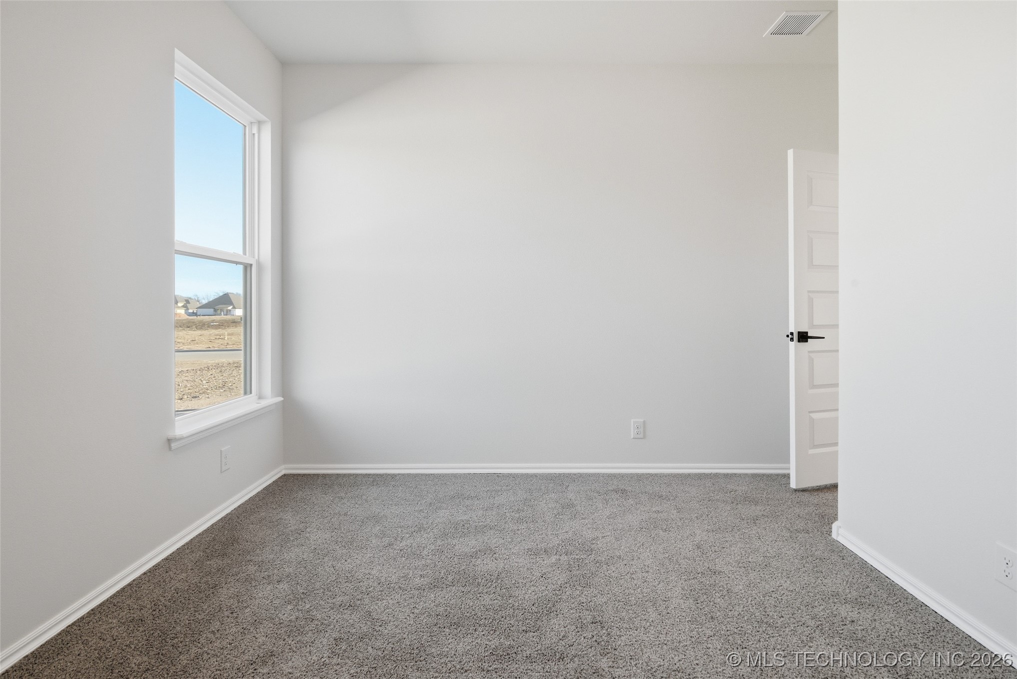 4904 N Walnut Avenue Property Photo 11