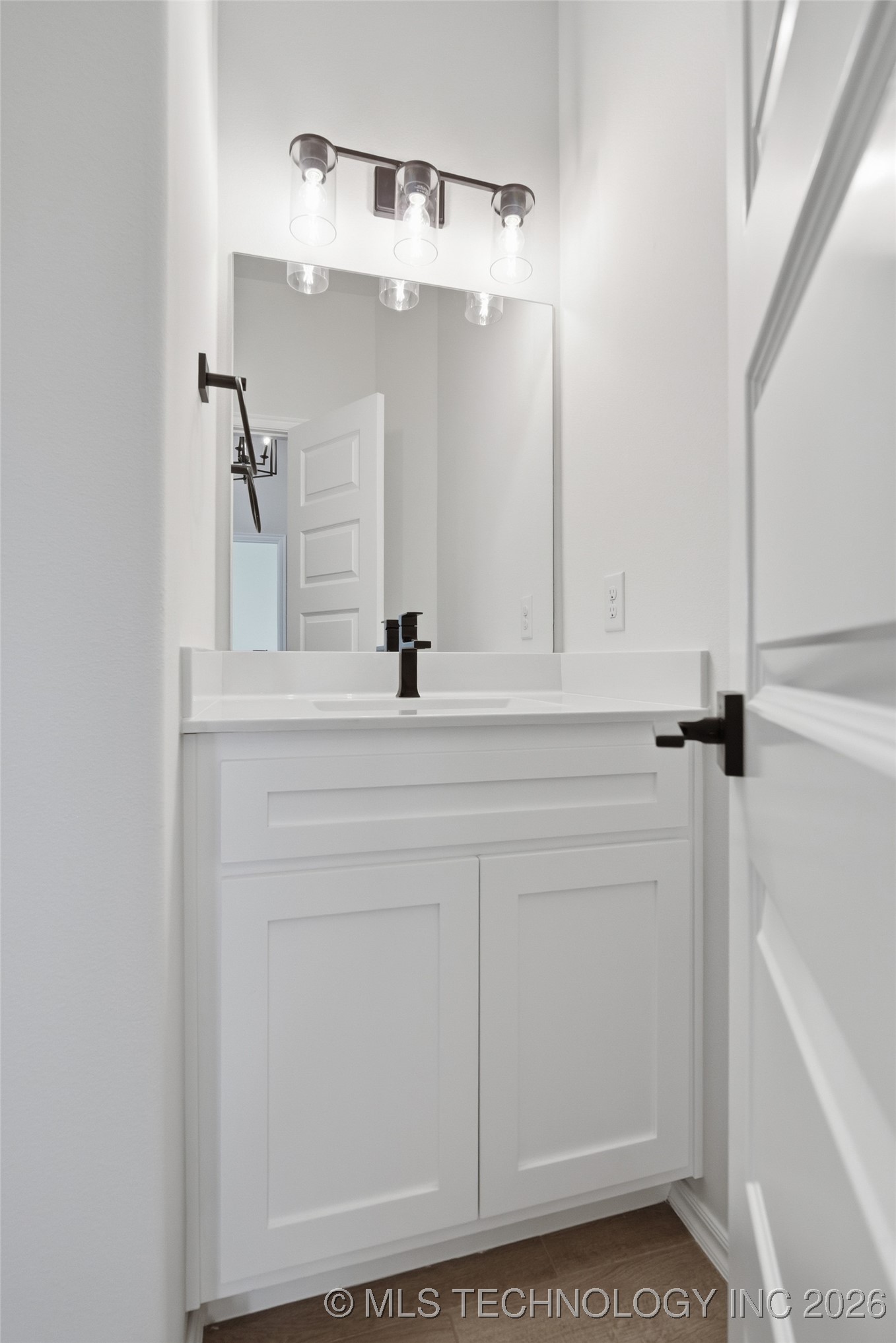 4904 N Walnut Avenue Property Photo 12