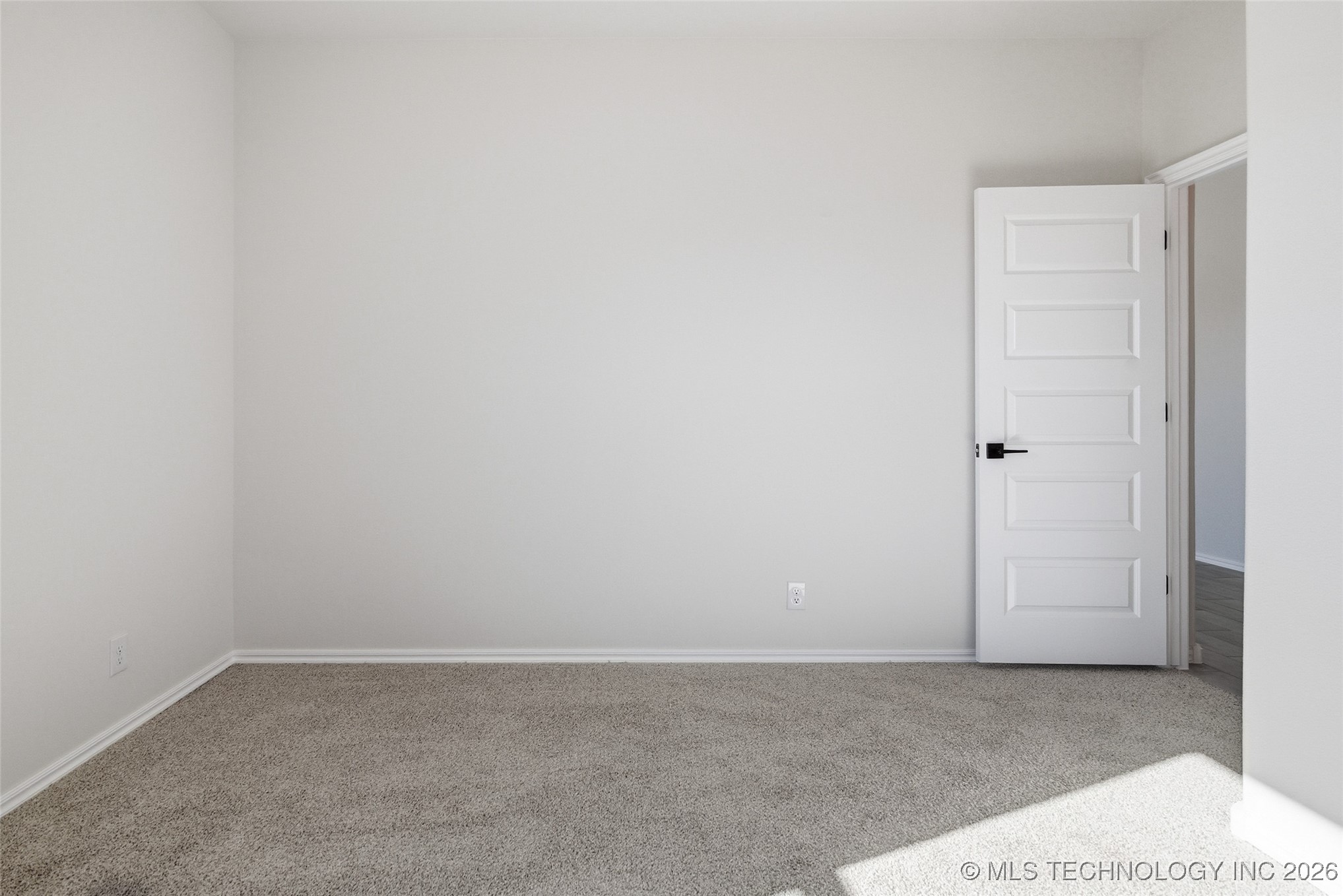 4904 N Walnut Avenue Property Photo 15