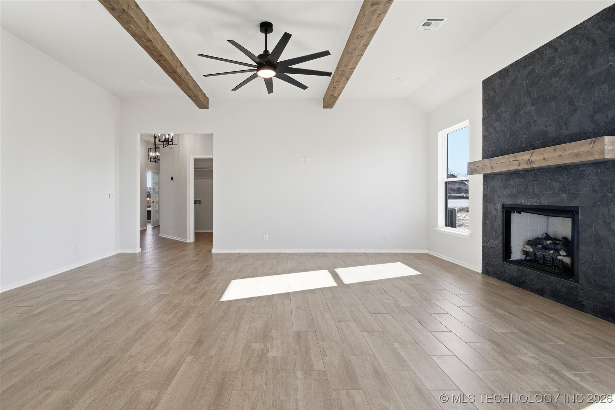 4904 N Walnut Avenue Property Photo 17